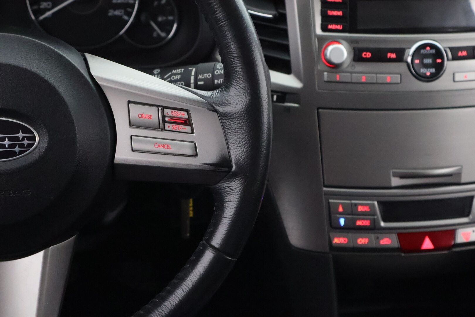 Subaru Outback 2011 2,5i UA 6MT Business - Suomiauto / Nahkasisusta / Lohko & Sisäpistoke / Xenon / Vakkari / Muistipenkki / 2x Fiksut renkaat / Upeasti huollettu!
