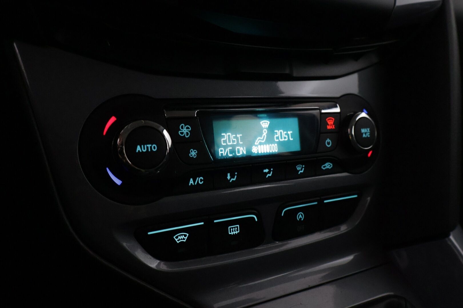 Ford Focus 2011 1,6 TDCi 115 hv Start/Stop Titanium M6 4-ovinen *Myydään huutokaupat.com* - Myydään huutokaupat.com