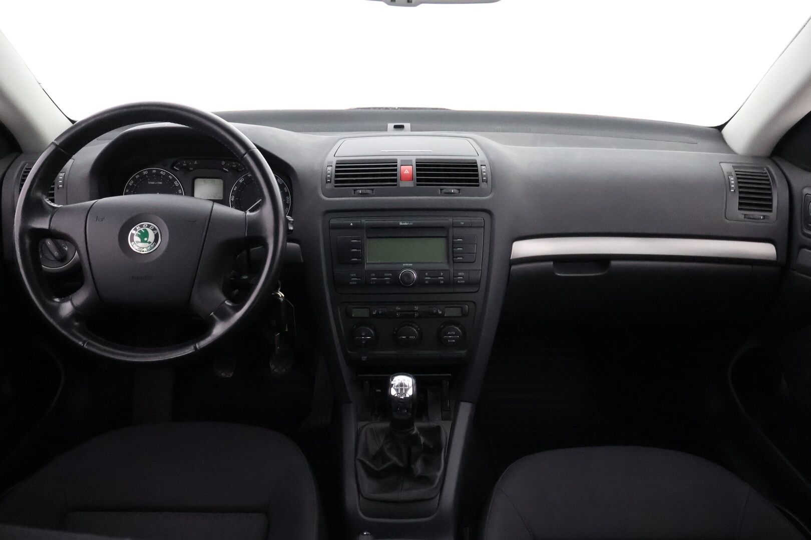 Skoda Octavia 2005 MYYDÄÄN HUUTOKAUPAT.COM!