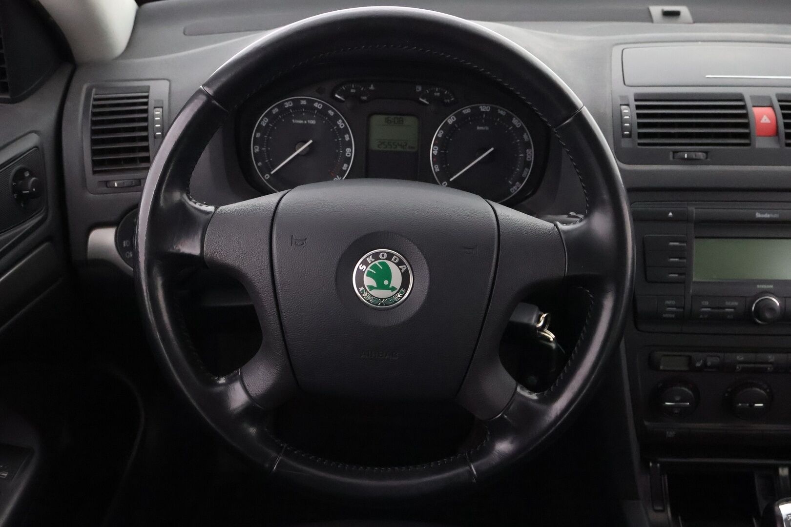 Skoda Octavia 2005 MYYDÄÄN HUUTOKAUPAT.COM!