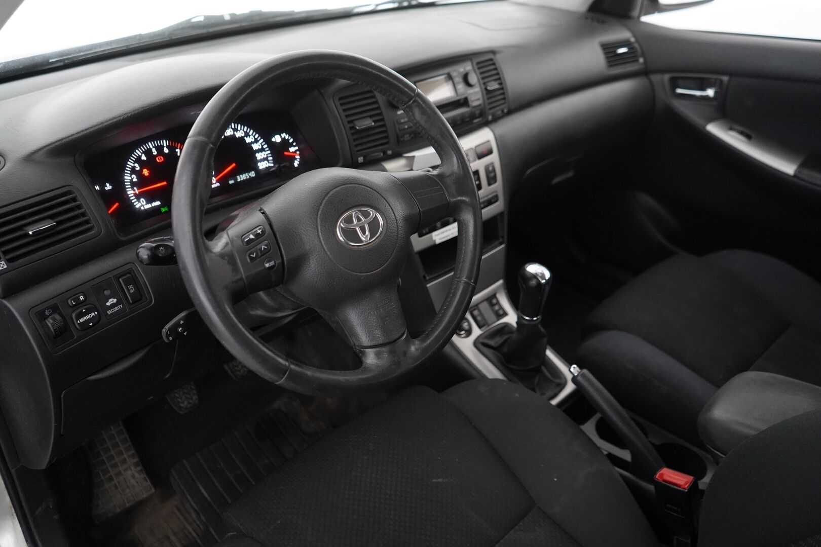 Toyota Corolla 2005 1,6 VVT-i Linea Sol 4ov * MYYDÄÄN HUUTOKAUPAT.COM *