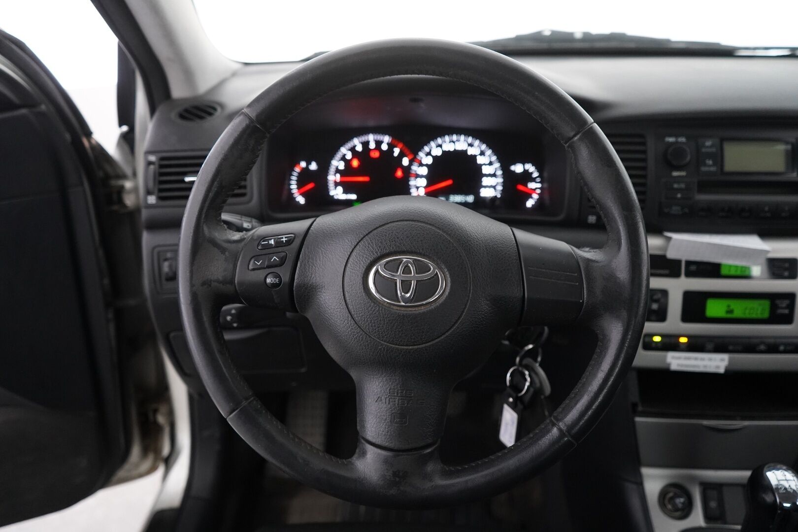 Toyota Corolla 2005 1,6 VVT-i Linea Sol 4ov * MYYDÄÄN HUUTOKAUPAT.COM *