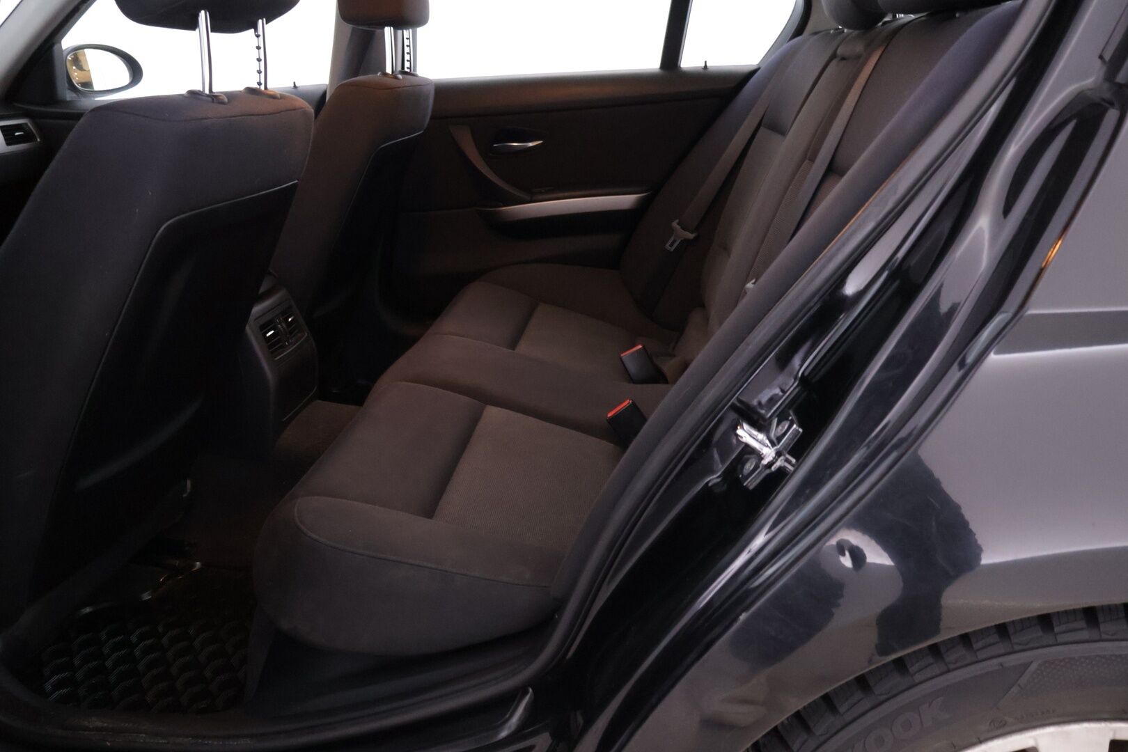 BMW 320 2005 E90 YritysOutlet - Myydään vain yrityksille - – Tämä auto myydään YritysOutlet -valikoimasta vain yritykselle