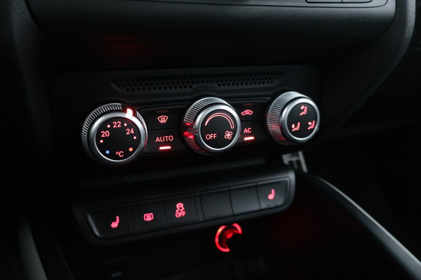 Audi A1 2012 Ambition 1,4 TFSI 90 kW S tronic - *Suomi-auto / Juuri huollettu / Lohkolämmitin sisäpuhaltimella / Xenon / BT / Vakionopeudensäädin / 2x renkaat alumiinivantein*