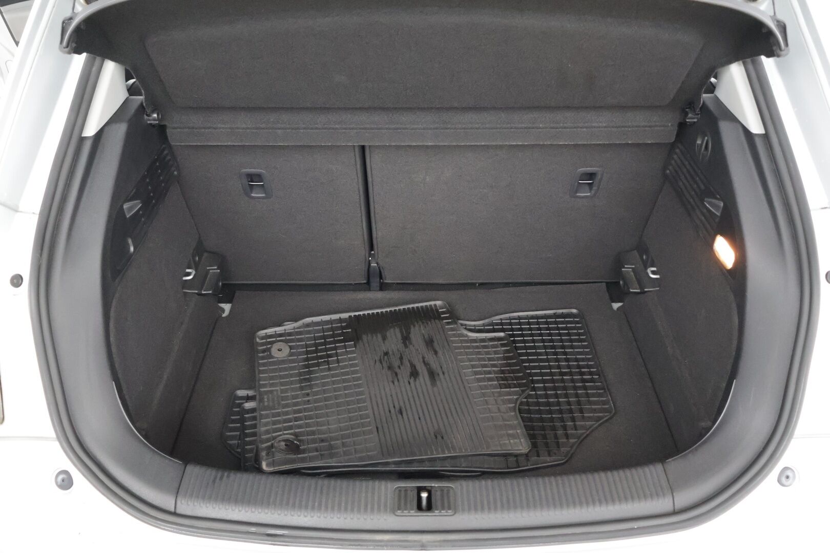 Audi A1 2012 Ambition 1,4 TFSI 90 kW S tronic - *Suomi-auto / Juuri huollettu / Lohkolämmitin sisäpuhaltimella / Xenon / BT / Vakionopeudensäädin / 2x renkaat alumiinivantein*
