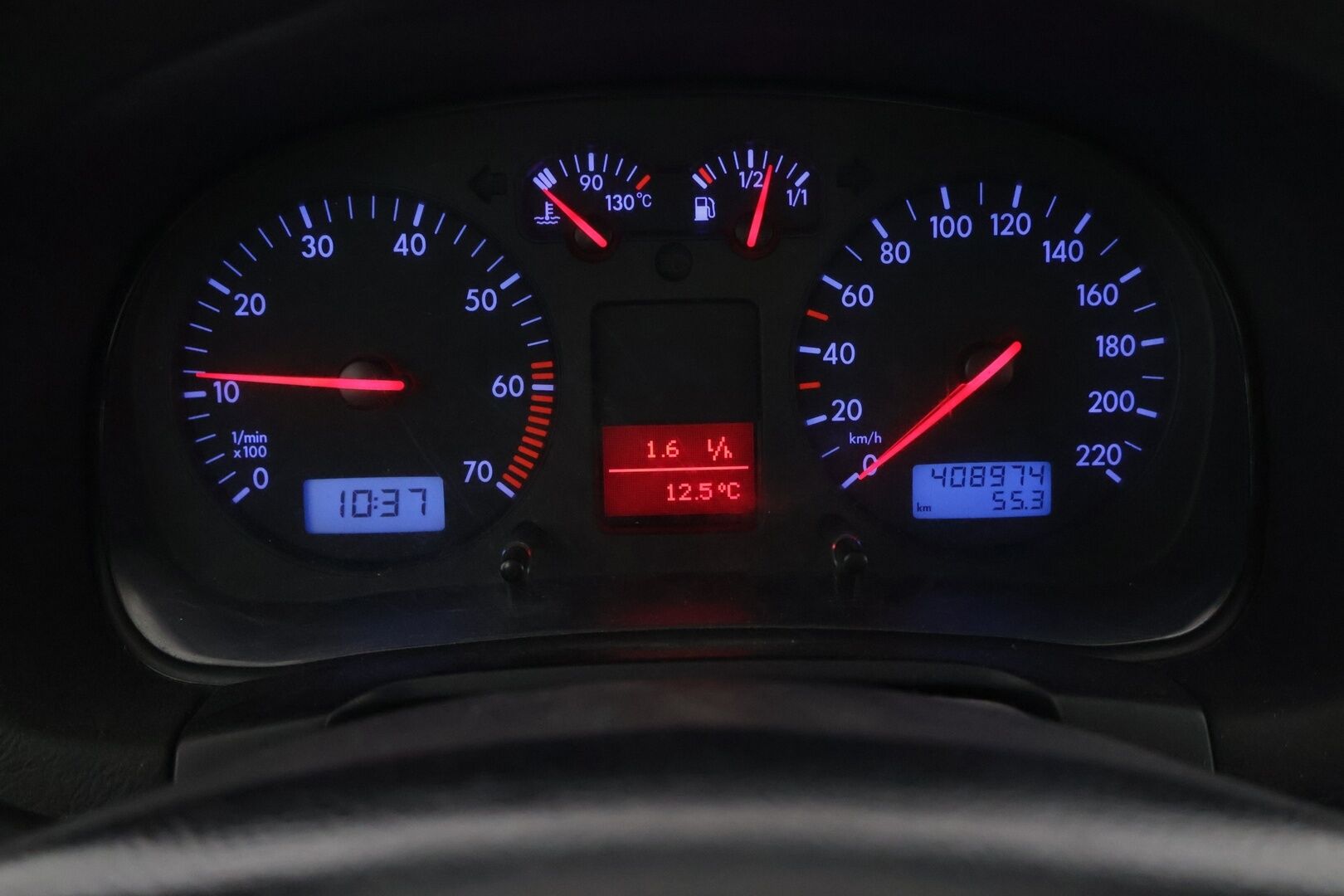 Volkswagen Golf 2002 1.4 4D HATCHBACK *MYYDÄÄN HUUTOKAUPAT.COM*