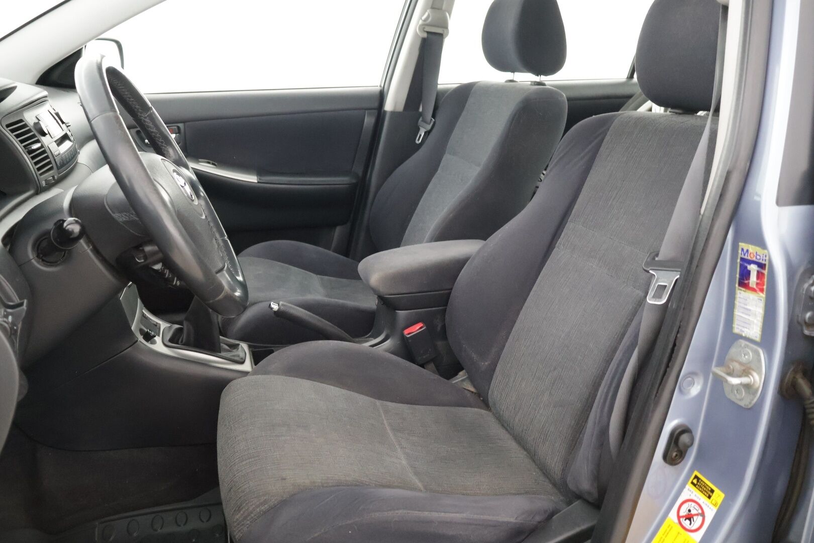 Toyota Corolla 2003 4D SEDAN 1.6 *MYYDÄÄN HUUTOKAUPAT.COM*