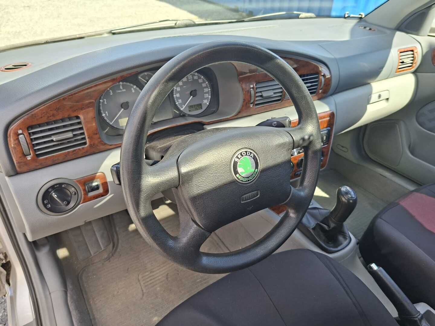 Skoda Octavia 1998 4D 1.8 *Myydään huutokaupat.com*