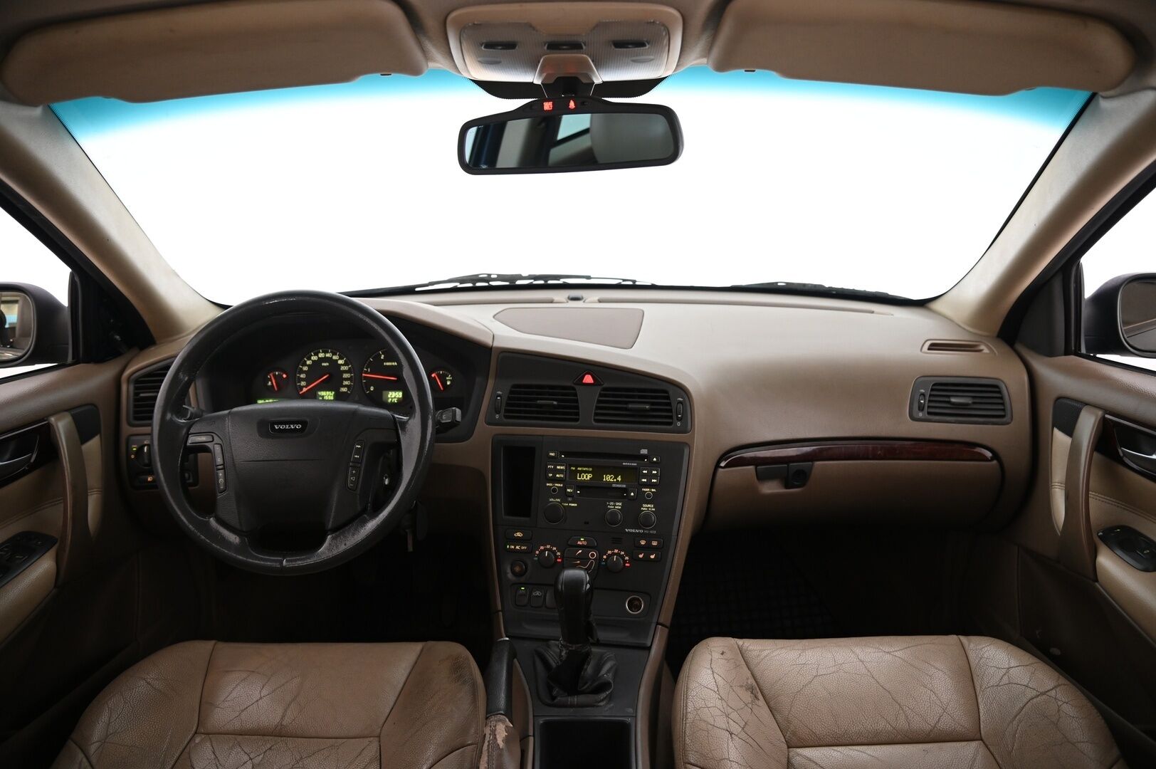 Volvo V70 2002 *Myydään Huutokaupat.com*