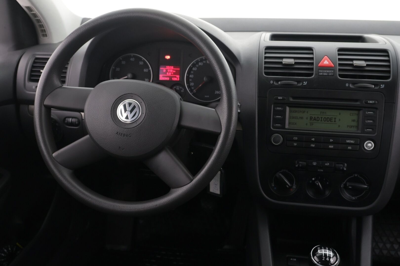 Volkswagen Golf 2004 4D GOLF HATCHBACK 1.6-1K/258 / Siisti! / Pitkä Leima! / Penkinlämmittimet / Tutkat / Suomi Auto! / *Yritys Outlet- Myydään vain yrityksille! /