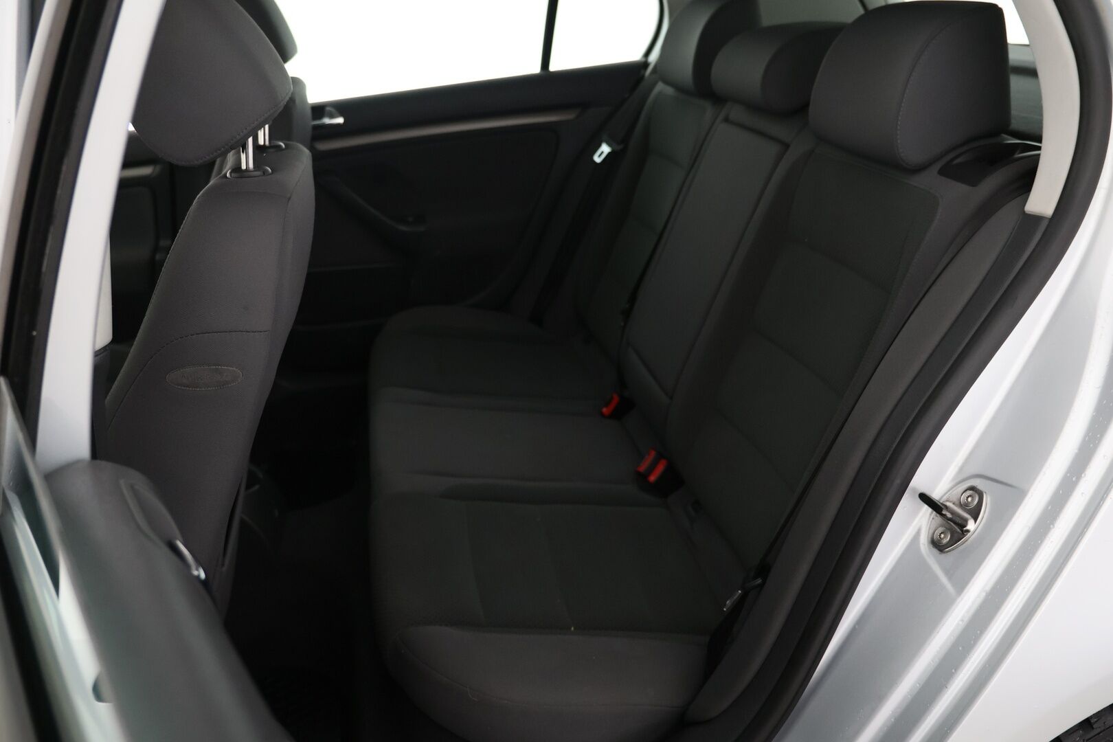 Volkswagen Golf 2004 4D GOLF HATCHBACK 1.6-1K/258 / Siisti! / Pitkä Leima! / Penkinlämmittimet / Tutkat / Suomi Auto! / *Yritys Outlet- Myydään vain yrityksille! /