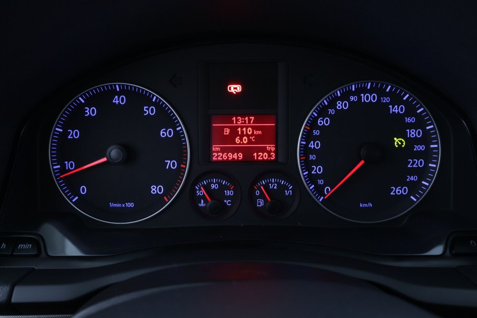 Volkswagen Golf 2004 4D GOLF HATCHBACK 1.6-1K/258 / Siisti! / Pitkä Leima! / Penkinlämmittimet / Tutkat / Suomi Auto! / *Yritys Outlet- Myydään vain yrityksille! /