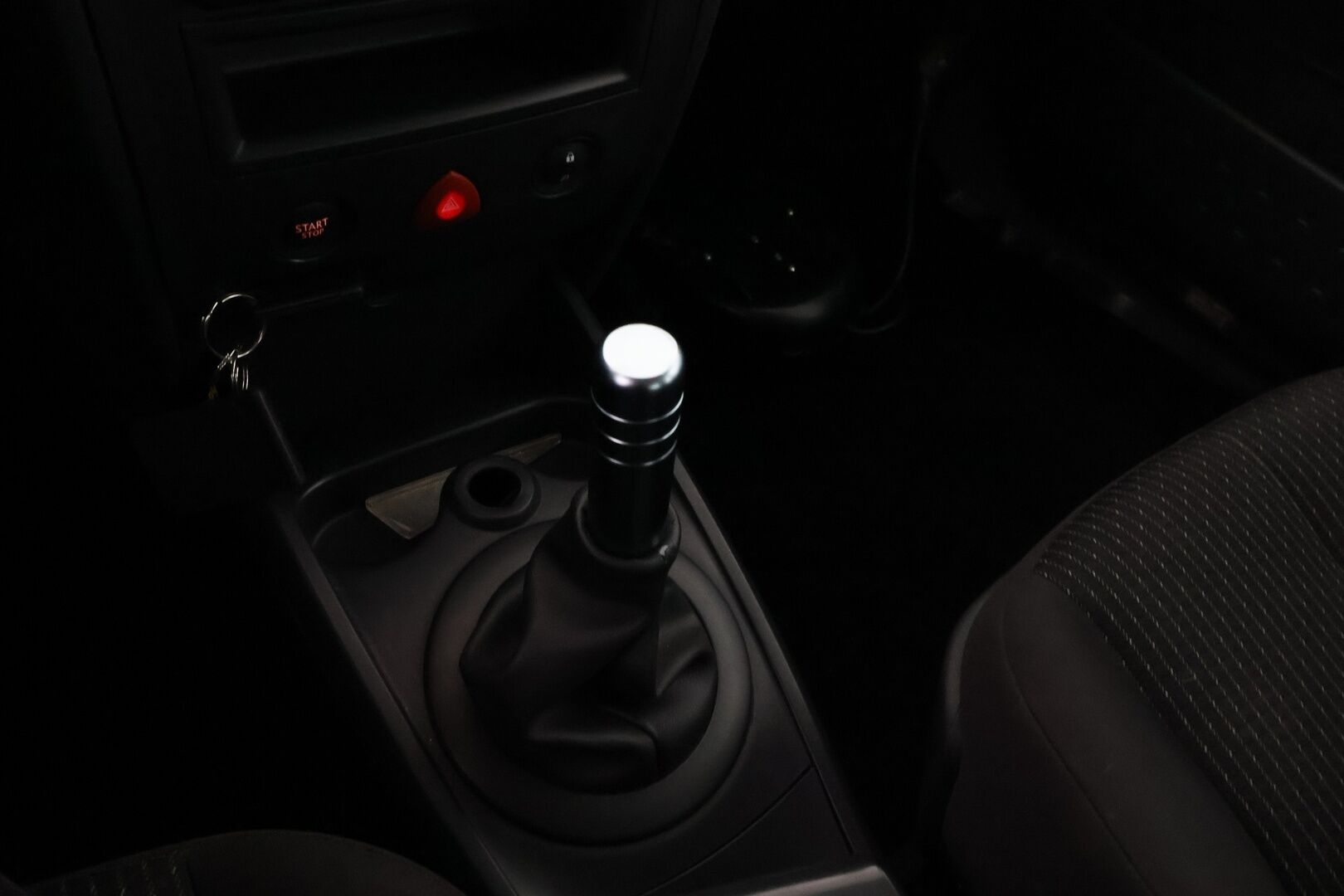 Renault Megane 2004 - YritysOutlet - Myydään vain yrityksille - Tämä auto myydään YritysOutlet -valikoimasta vain yritykselle!