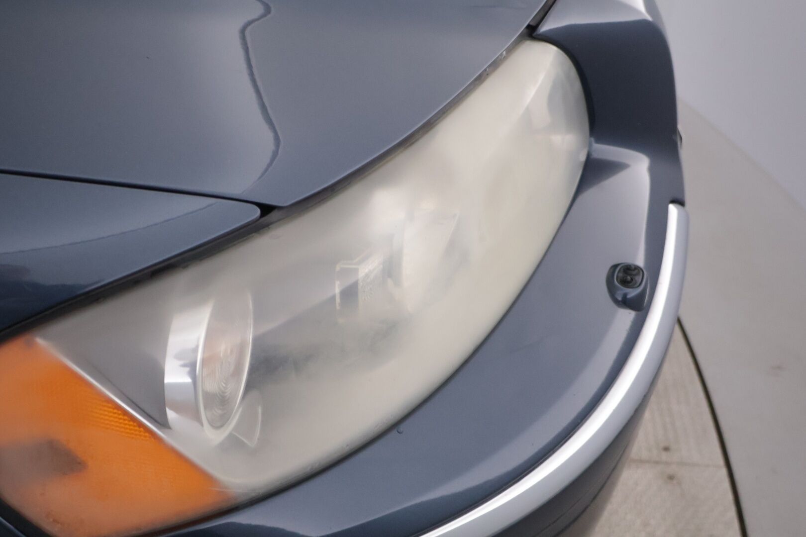 Volvo V70 2004 5D V70 STW 2.5T * YritysOutlet - Myydään vain yrityksille* - *Suomi-auto / Nahkasisusta / Lohko / Automaatti / Ryhdikäs*