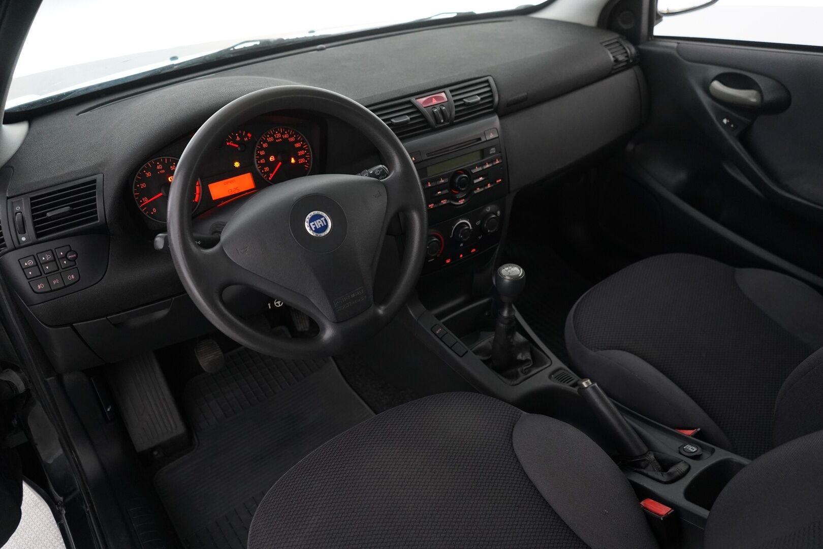 Fiat Stilo 2005 MYYDÄÄN HUUTOKAUPAT.COM - MYYDÄÄN HUUTOKAUPAT.COM