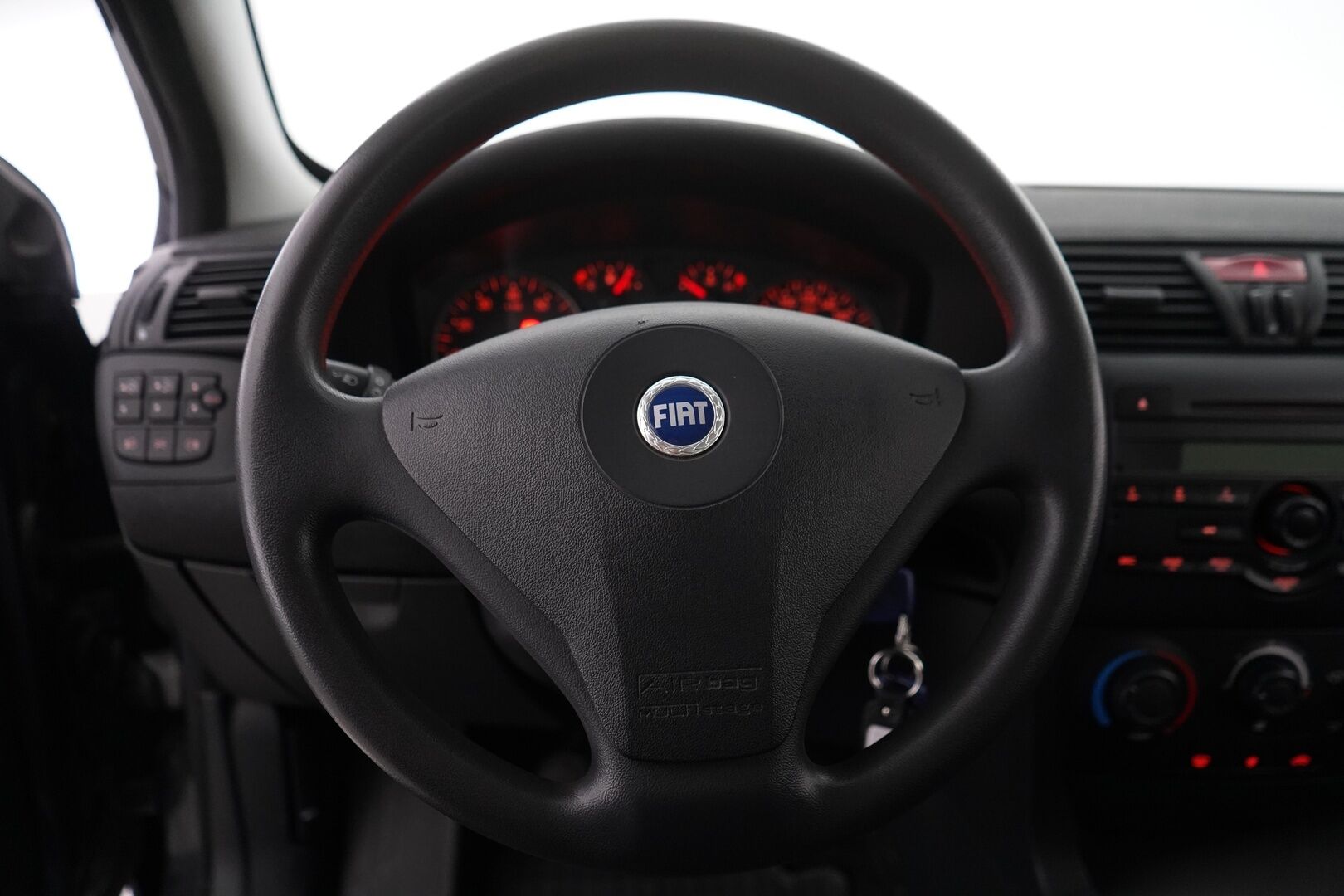 Fiat Stilo 2005 MYYDÄÄN HUUTOKAUPAT.COM - MYYDÄÄN HUUTOKAUPAT.COM