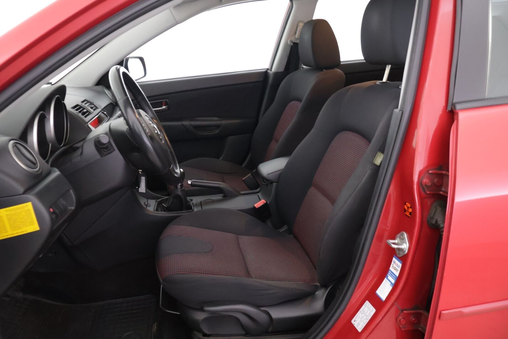 Mazda 3 2005 1,6 Classic 5d * YritysOutlet - Myydään vain yrityksille * - ** Aut. Ilmastointi / Koukku / Kahdet renkaat **