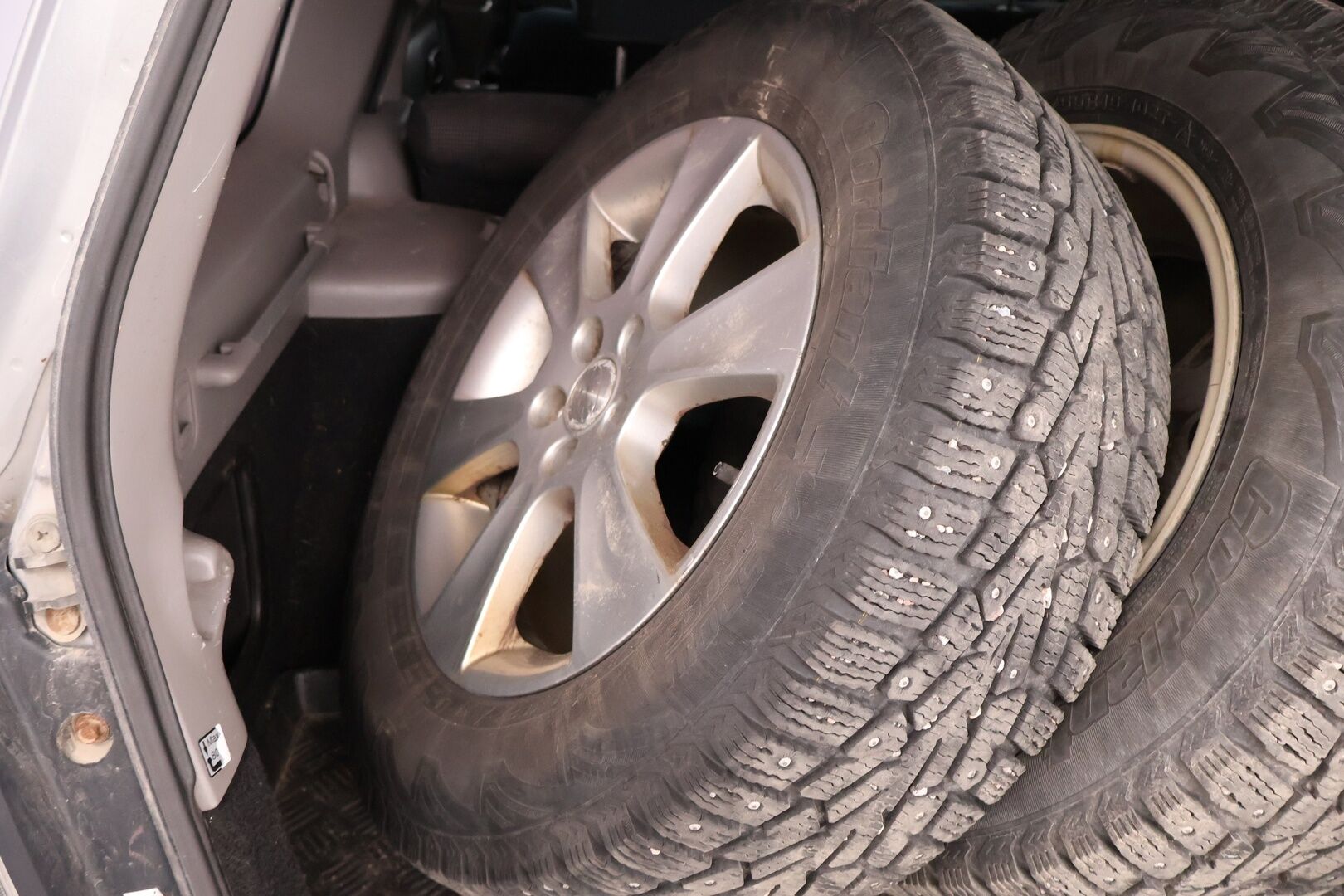 Subaru Forester 2006 MYYDÄÄN HUUTOKAUPAT.COM! - MYYDÄÄN HUUTOKAUPAT.COM!