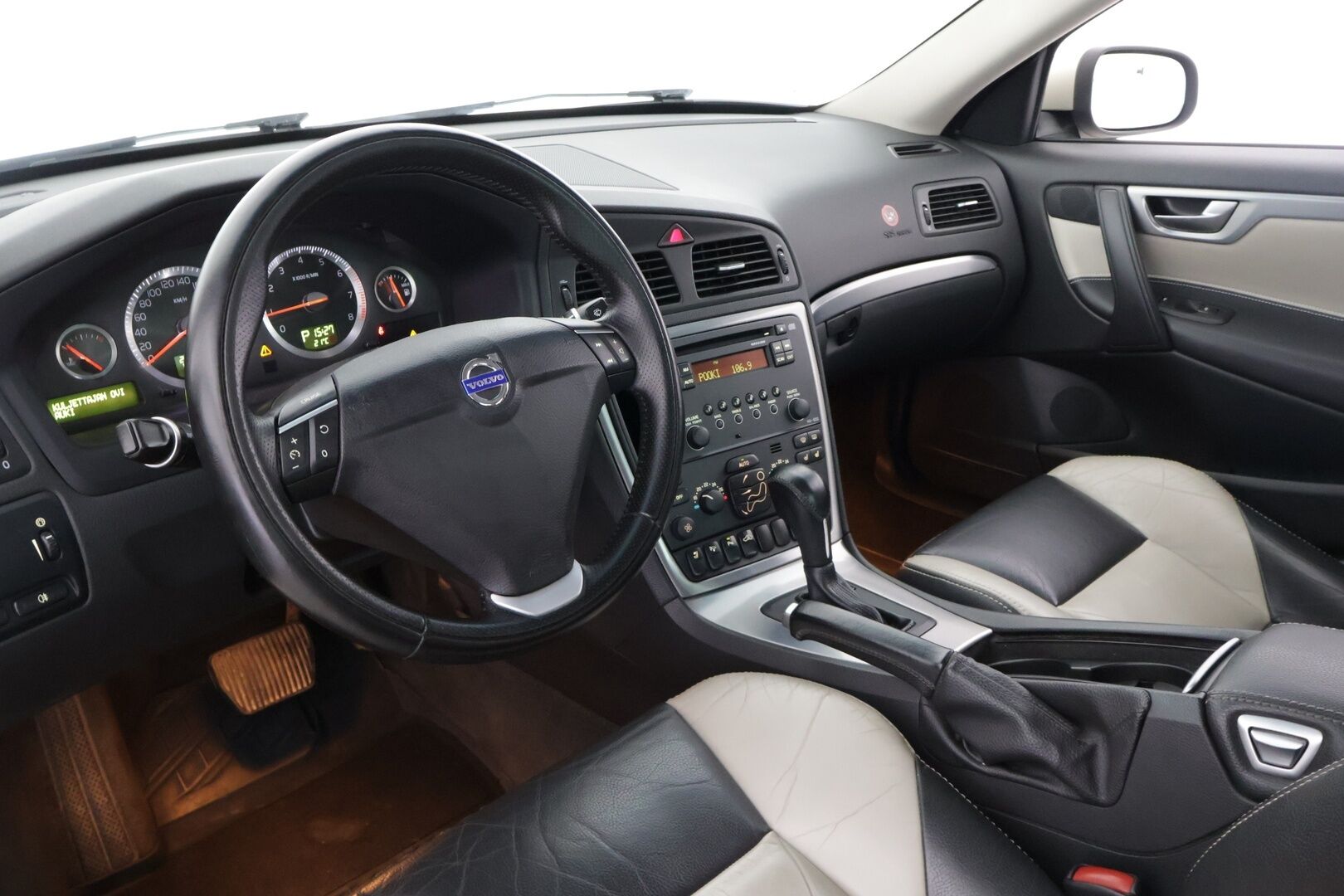 Volvo S60 2007 2,4 Summum Aut #PITKÄ LEIMA #SÄRMÄ KÄYTTIS *Muistipenkki / Nahkasisusta / Tutka / Vakkari / Koukku / Lohko+Sisälämmitin* - *MYYDÄÄN HUUTOKAUPAT.COM* / 2x Renkaat / Huoltokirja / Siistikuntoinen ja ehjä!