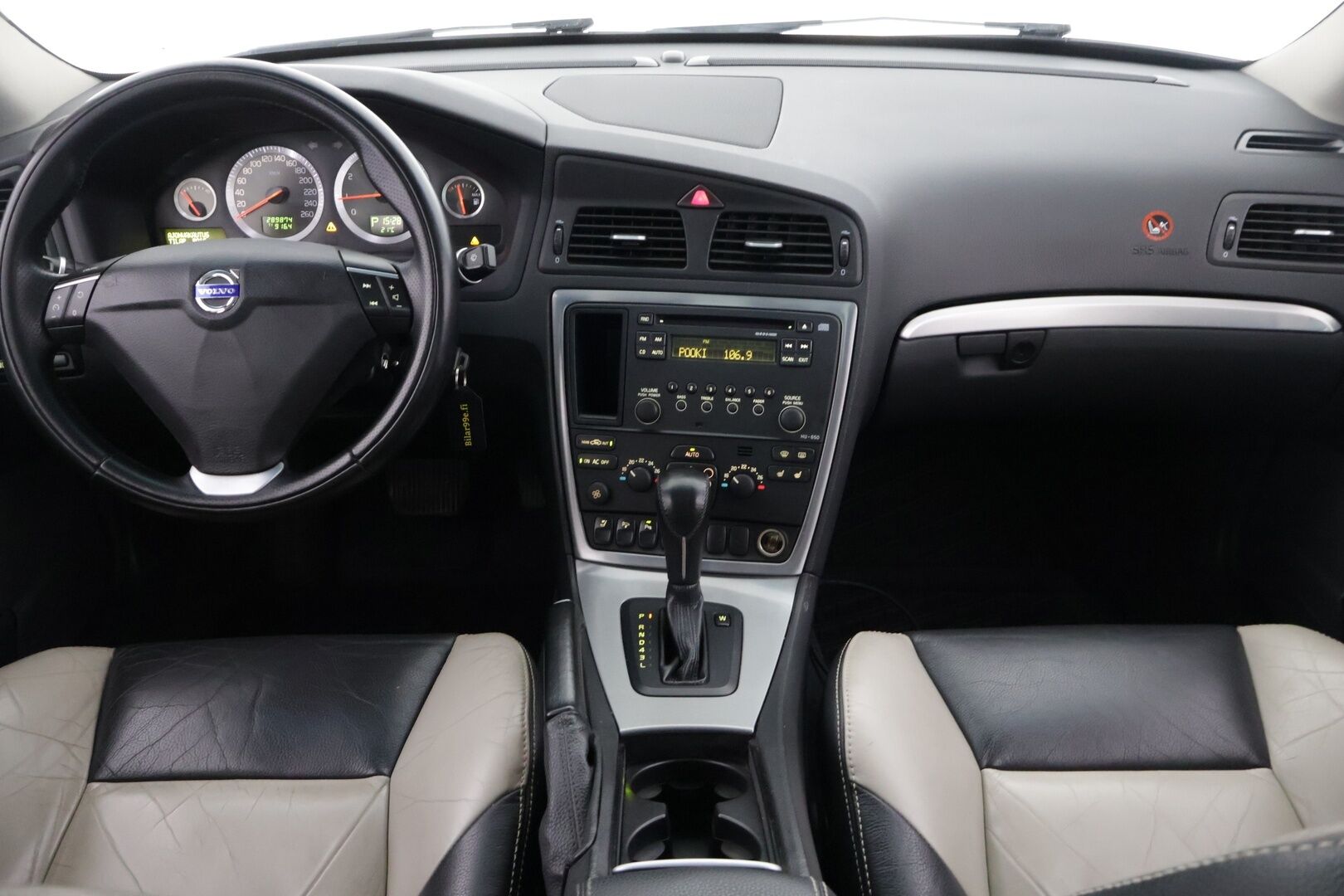 Volvo S60 2007 2,4 Summum Aut #PITKÄ LEIMA #SÄRMÄ KÄYTTIS *Muistipenkki / Nahkasisusta / Tutka / Vakkari / Koukku / Lohko+Sisälämmitin* - *MYYDÄÄN HUUTOKAUPAT.COM* / 2x Renkaat / Huoltokirja / Siistikuntoinen ja ehjä!