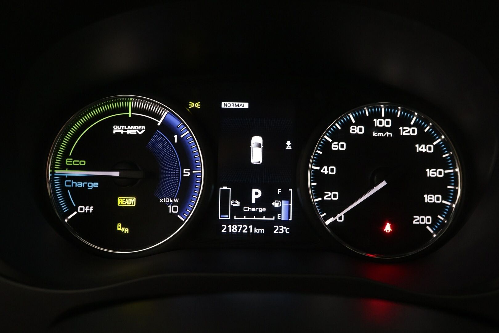 Mitsubishi Outlander PHEV 2020 Instyle 4WD 5P - KATSO VARUSTEET! | ACC | Kattoluukku | Rockford Fosgate Premium | Timanttinahka | 