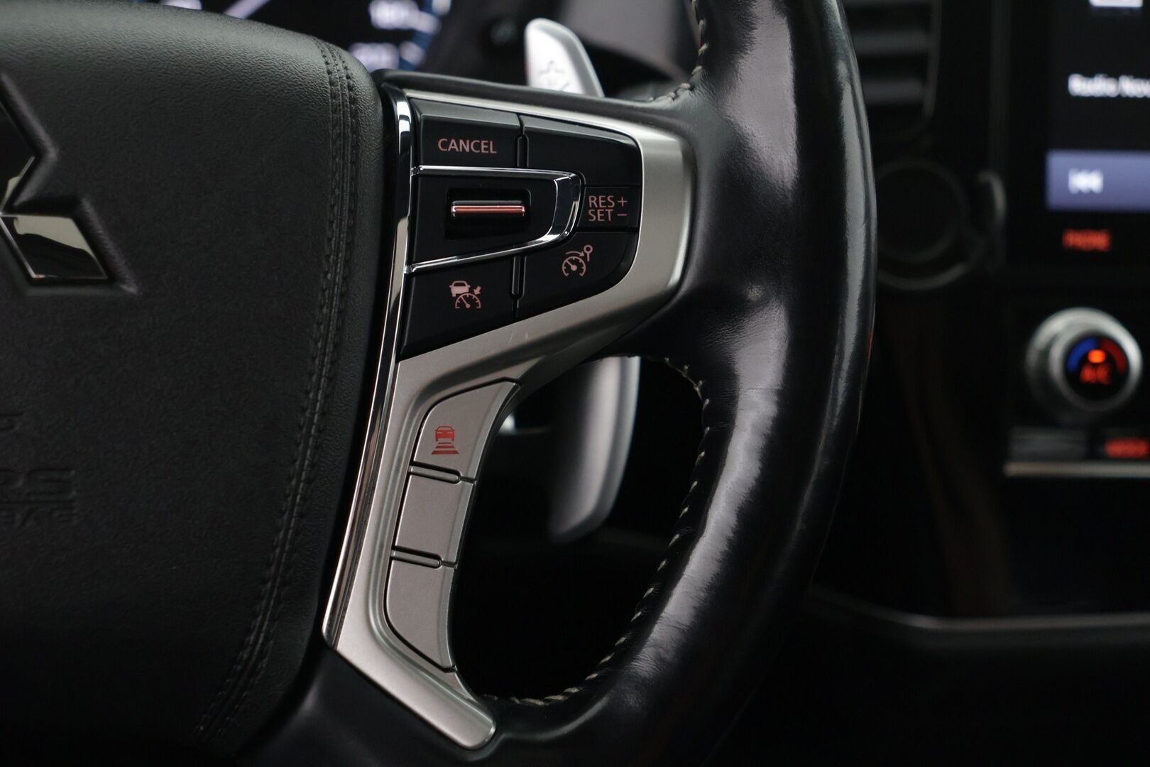 Mitsubishi Outlander PHEV 2020 Instyle 4WD 5P - KATSO VARUSTEET! | ACC | Kattoluukku | Rockford Fosgate Premium | Timanttinahka | 
