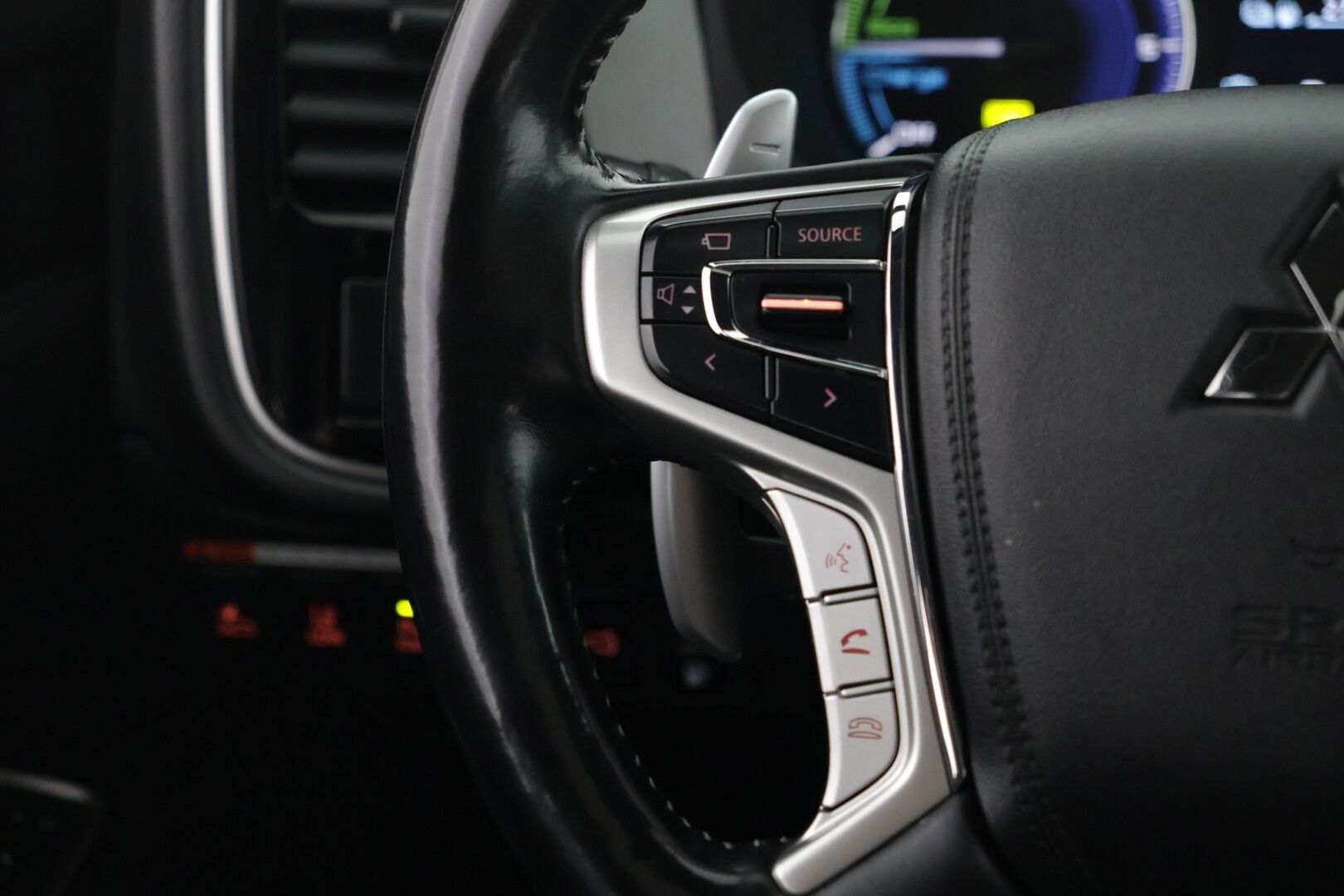 Mitsubishi Outlander PHEV 2020 Instyle 4WD 5P - KATSO VARUSTEET! | ACC | Kattoluukku | Rockford Fosgate Premium | Timanttinahka | 