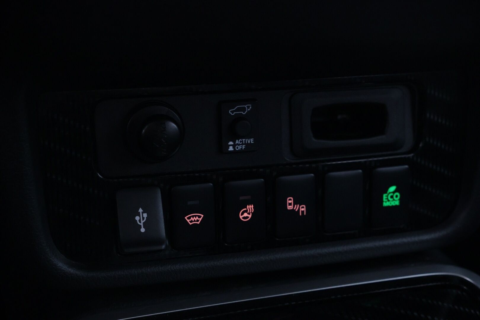 Mitsubishi Outlander PHEV 2020 Instyle 4WD 5P - KATSO VARUSTEET! | ACC | Kattoluukku | Rockford Fosgate Premium | Timanttinahka | 