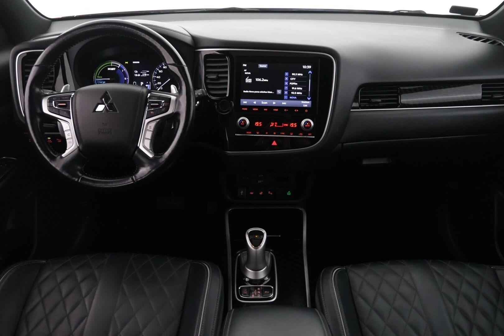 Mitsubishi Outlander PHEV 2020 Instyle 4WD 5P - KATSO VARUSTEET! | ACC | Kattoluukku | Rockford Fosgate Premium | Timanttinahka | 