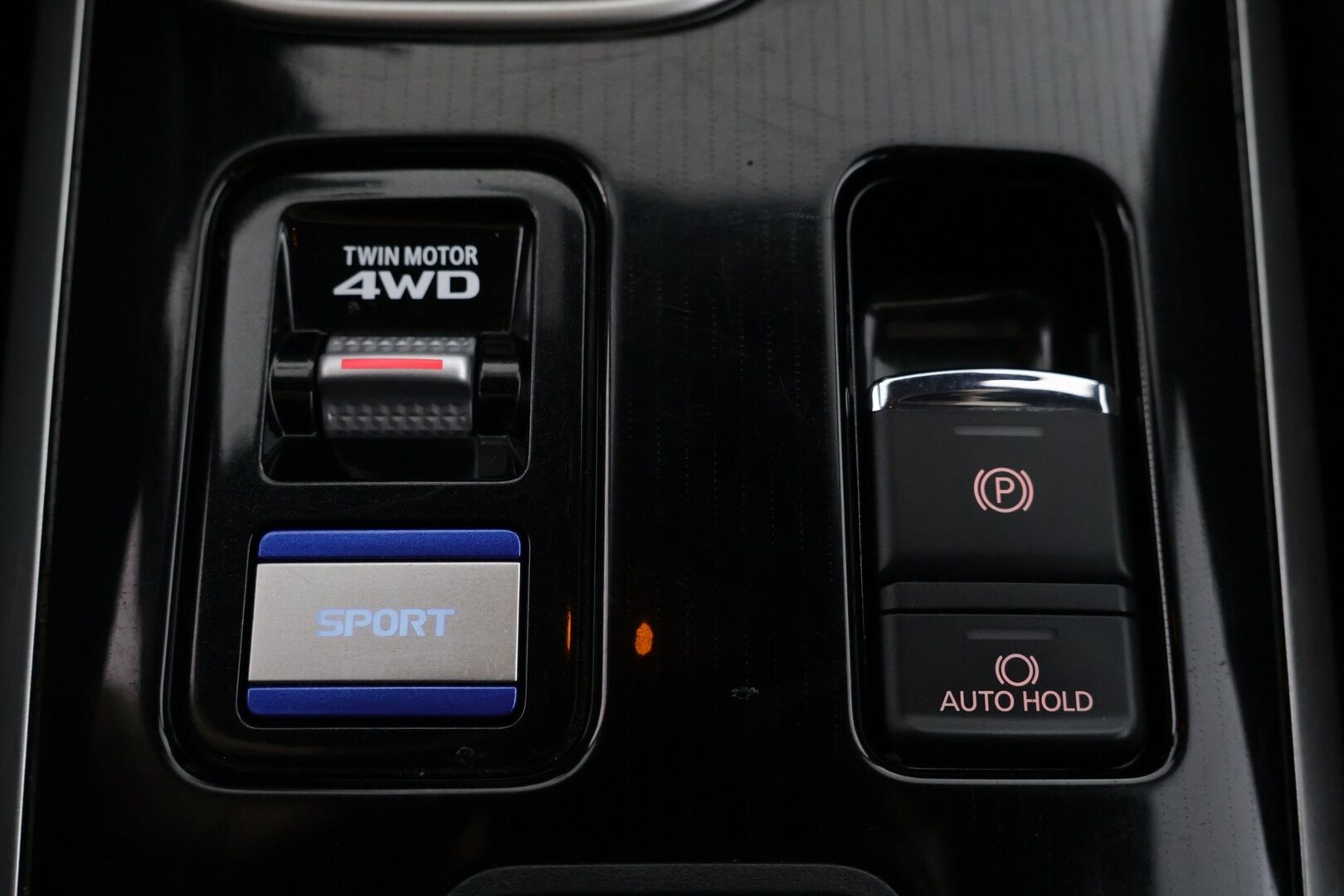Mitsubishi Outlander PHEV 2020 Instyle 4WD 5P - KATSO VARUSTEET! | ACC | Kattoluukku | Rockford Fosgate Premium | Timanttinahka | 