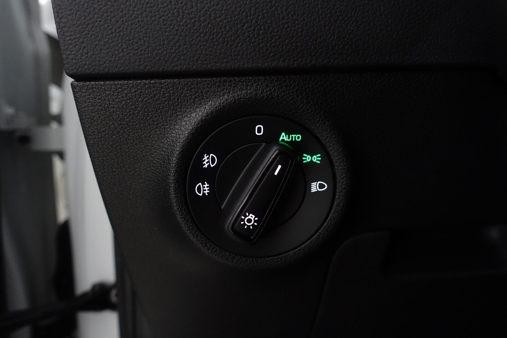 Skoda Karoq 2020 1,5 TSI SportLine DSG Autom. - | ACC | Webasto | Suomi-auto | Keyless | Tutkat | AppleCarplay | Lämm. Tuulilasi | Sporttipenkit | BLIS | Sähköinen kontti | 2X Renkaat & Vanteet |