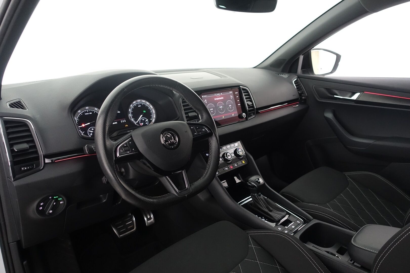 Skoda Karoq 2020 1,5 TSI SportLine DSG Autom. - | ACC | Webasto | Suomi-auto | Keyless | Tutkat | AppleCarplay | Lämm. Tuulilasi | Sporttipenkit | BLIS | Sähköinen kontti | 2X Renkaat & Vanteet |