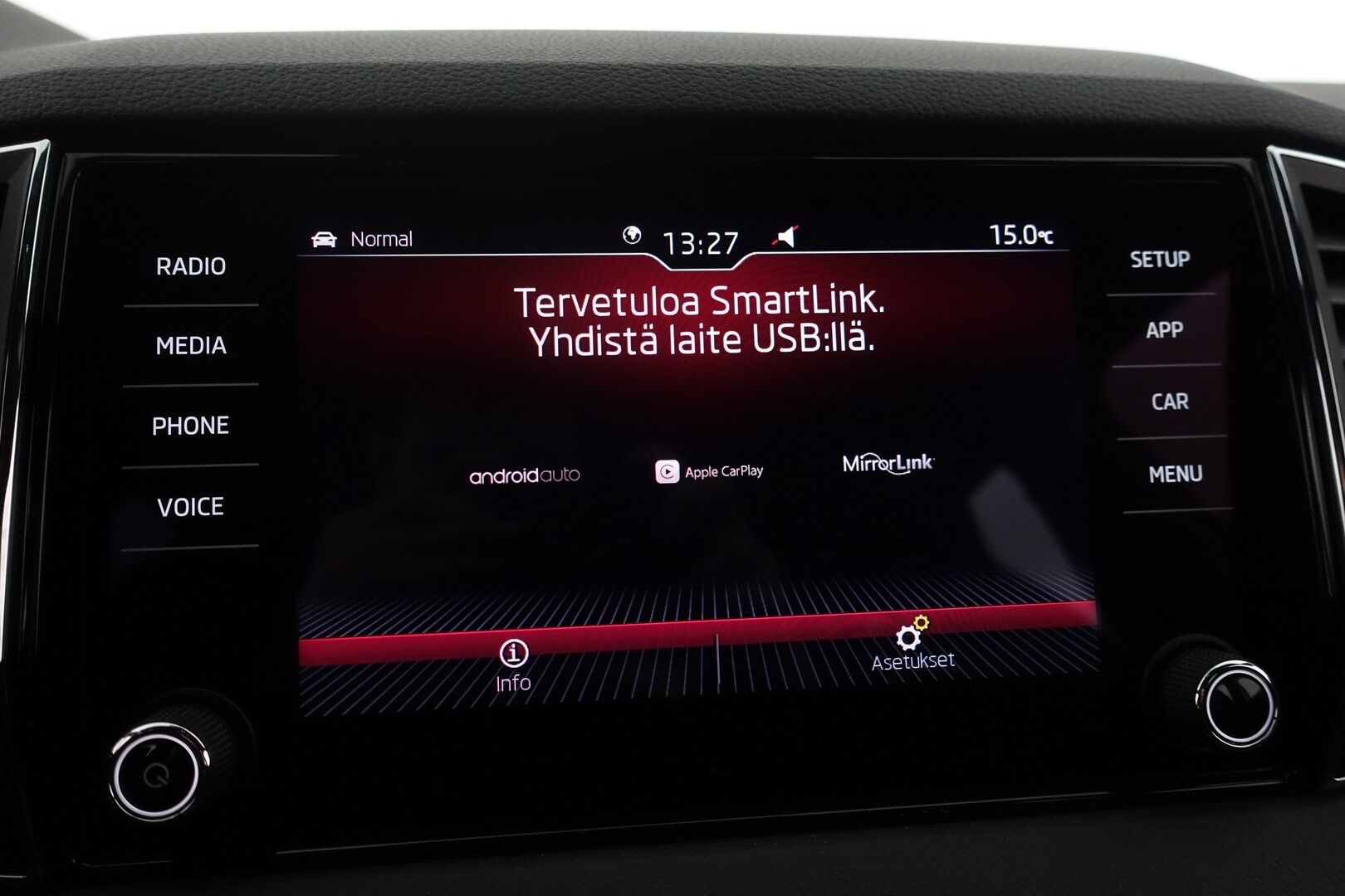 Skoda Karoq 2020 1,5 TSI SportLine DSG Autom. - | ACC | Webasto | Suomi-auto | Keyless | Tutkat | AppleCarplay | Lämm. Tuulilasi | Sporttipenkit | BLIS | Sähköinen kontti | 2X Renkaat & Vanteet |