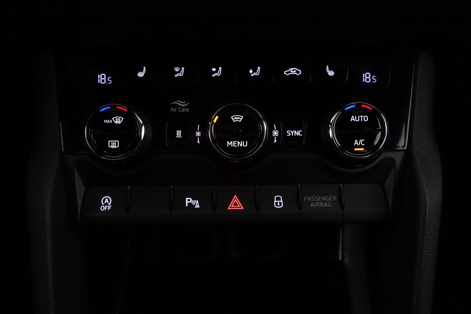 Skoda Karoq 2020 1,5 TSI SportLine DSG Autom. - | ACC | Webasto | Suomi-auto | Keyless | Tutkat | AppleCarplay | Lämm. Tuulilasi | Sporttipenkit | BLIS | Sähköinen kontti | 2X Renkaat & Vanteet |