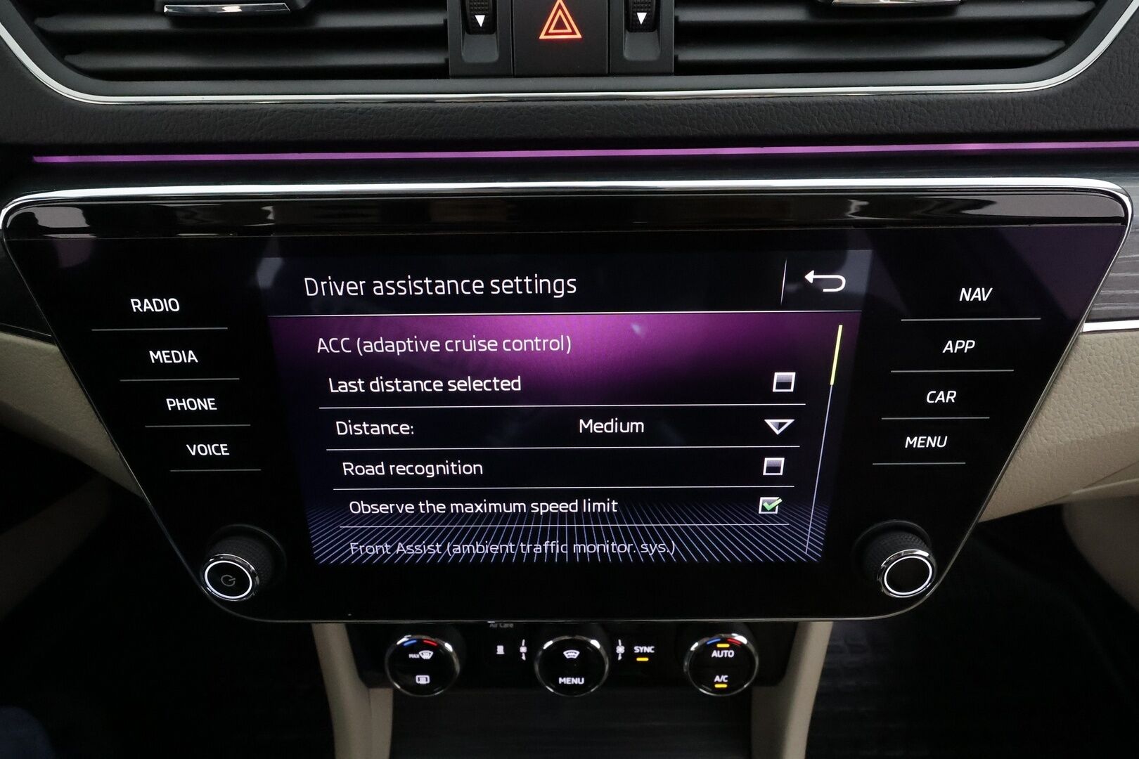 Skoda Superb 2020 2,0 TDI Combi 150 Style DSG * Canton / Webasto / Koukku / ACC / Matrix / P.Kamera / Muistipenkki / Navi * - Suomi-auto / Facelift / Kahdet renkaat alumiinivanteilla! - HULLUT AVAJAISHULINAT KORKOTARJOUS 3,29 %