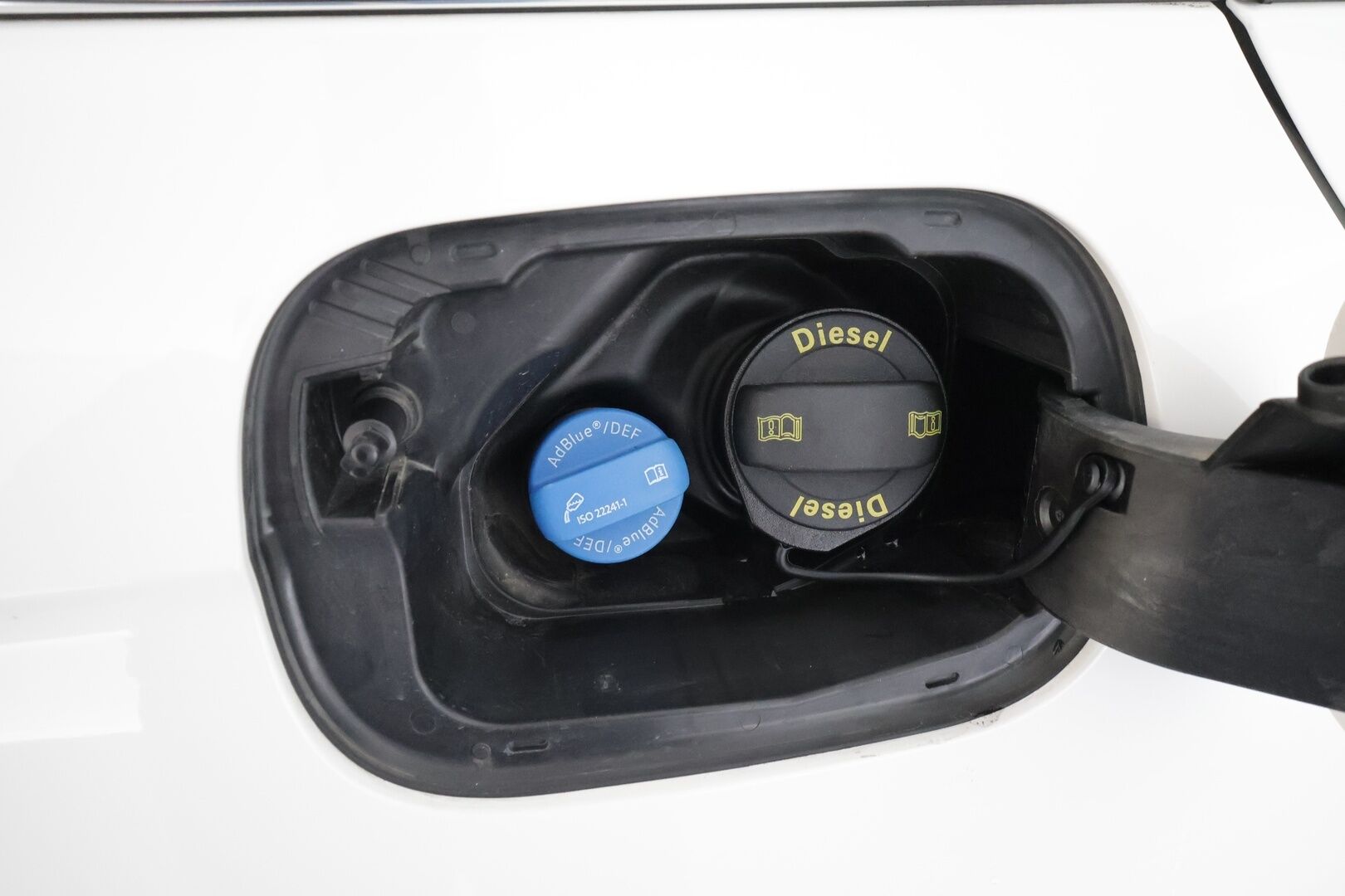 Skoda Superb 2020 2,0 TDI Combi 150 Style DSG * Canton / Webasto / Koukku / ACC / Matrix / P.Kamera / Muistipenkki / Navi * - Suomi-auto / Facelift / Kahdet renkaat alumiinivanteilla! - HULLUT AVAJAISHULINAT KORKOTARJOUS 3,29 %