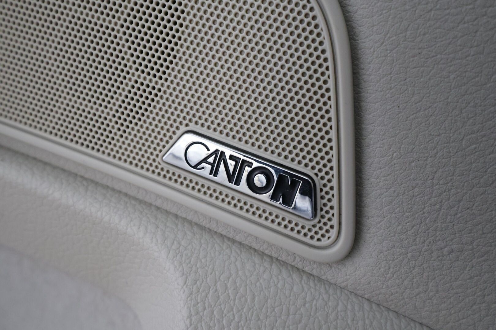 Skoda Superb 2020 2,0 TDI Combi 150 Style DSG * Canton / Webasto / Koukku / ACC / Matrix / P.Kamera / Muistipenkki / Navi * - Suomi-auto / Facelift / Kahdet renkaat alumiinivanteilla! - HULLUT AVAJAISHULINAT KORKOTARJOUS 3,29 %