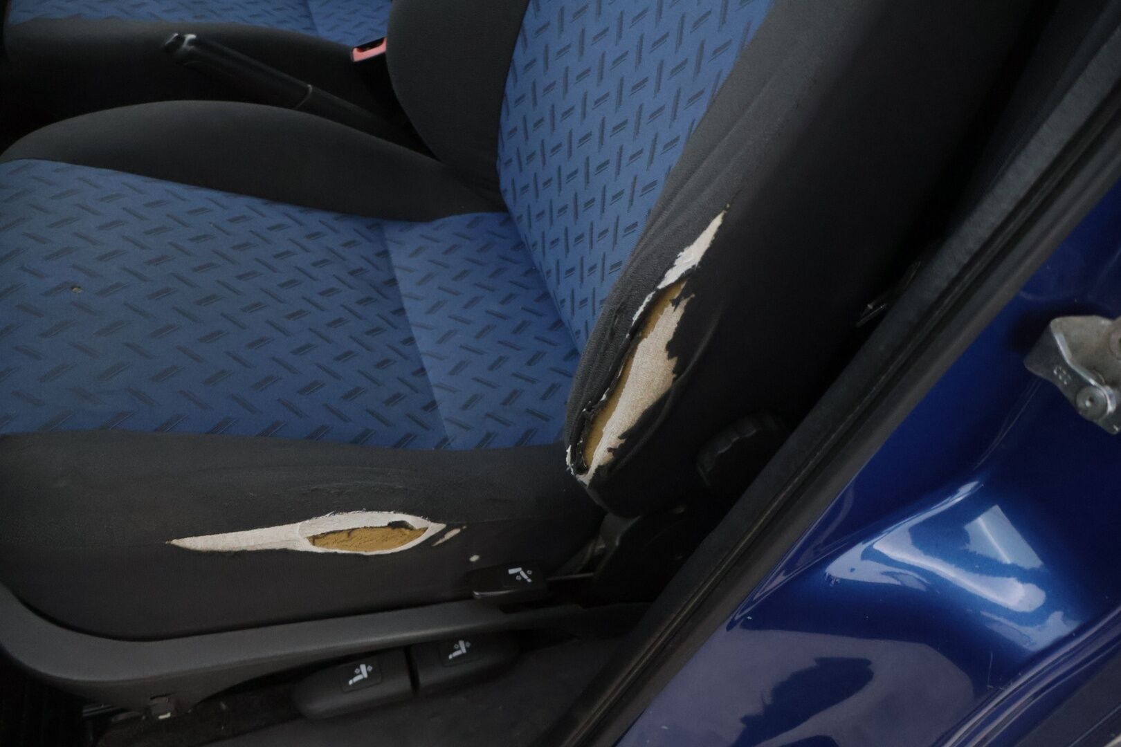 Fiat Doblo 2008 YritysOutlet - Myydään vain yrityksille 1,3 Multijet Van * Vetokoukku / Suomi-Auto * - * Uudet Talvirenkaat / Jakopää & viim. huolto tehty 220tkm 6/25! / Edullinen ja toimiva Suomi-Auto *