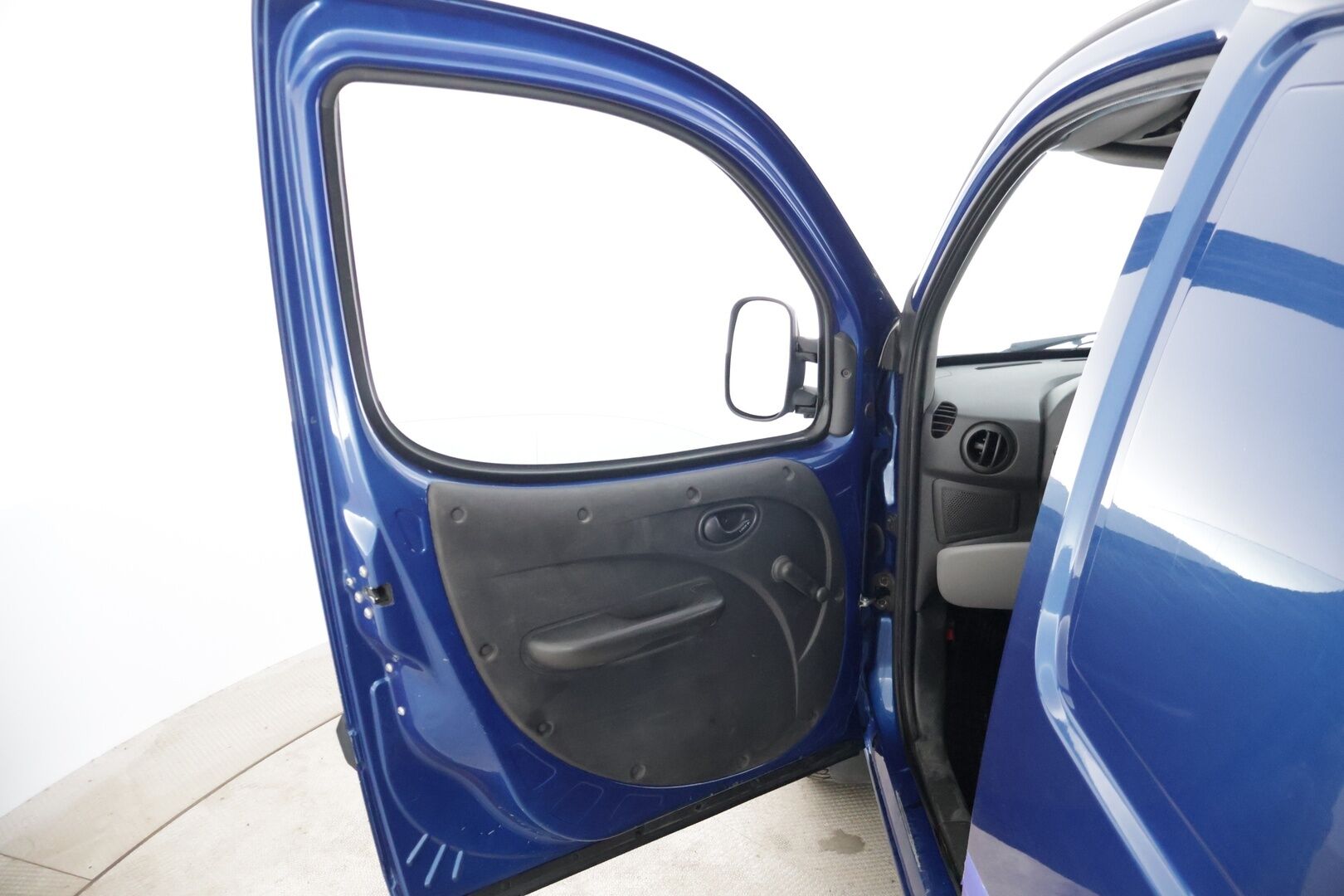 Fiat Doblo 2008 YritysOutlet - Myydään vain yrityksille 1,3 Multijet Van * Vetokoukku / Suomi-Auto * - * Uudet Talvirenkaat / Jakopää & viim. huolto tehty 220tkm 6/25! / Edullinen ja toimiva Suomi-Auto *