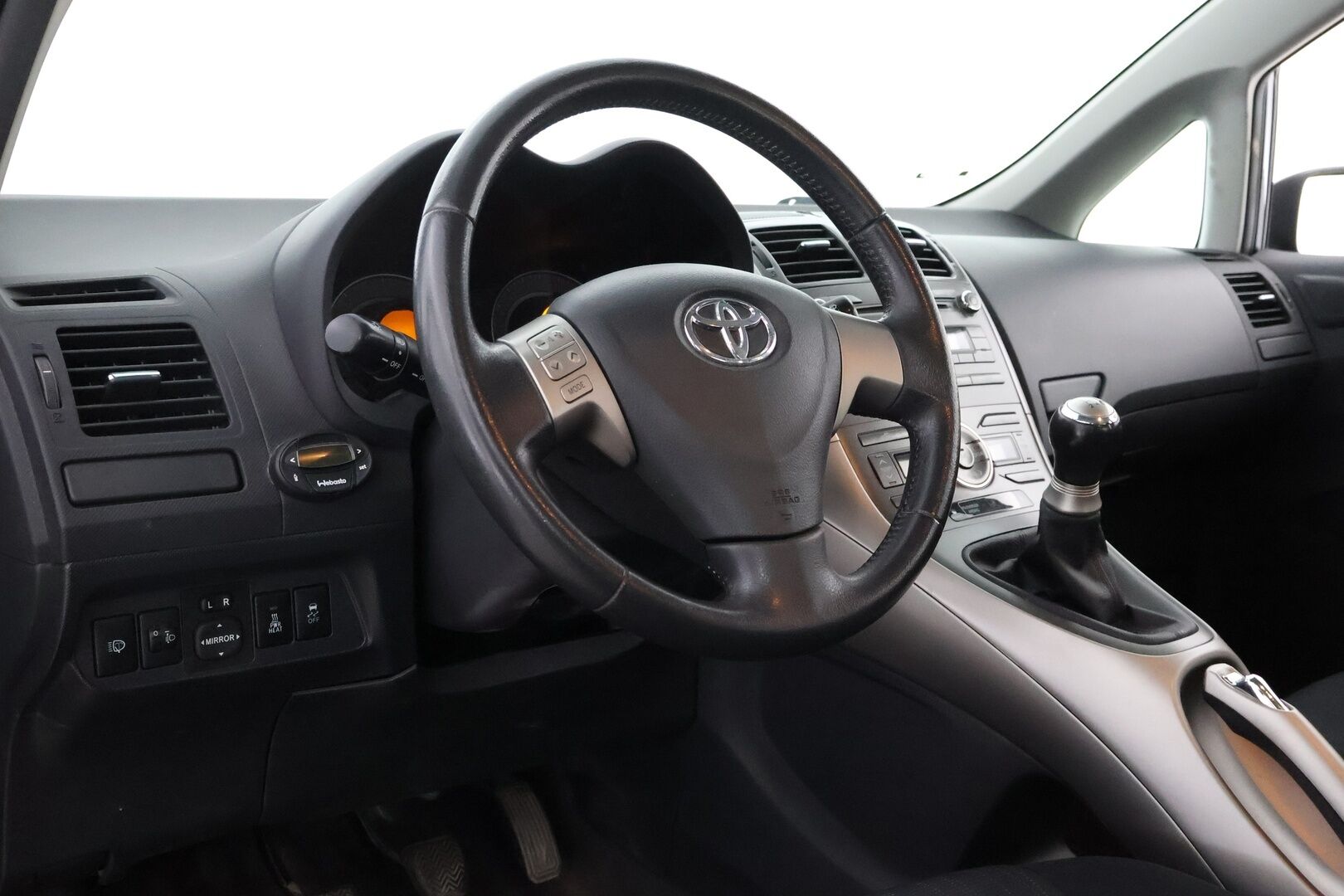 Toyota Auris 2008 *MYYDÄÄN HUUTOKAUPAT.COM*