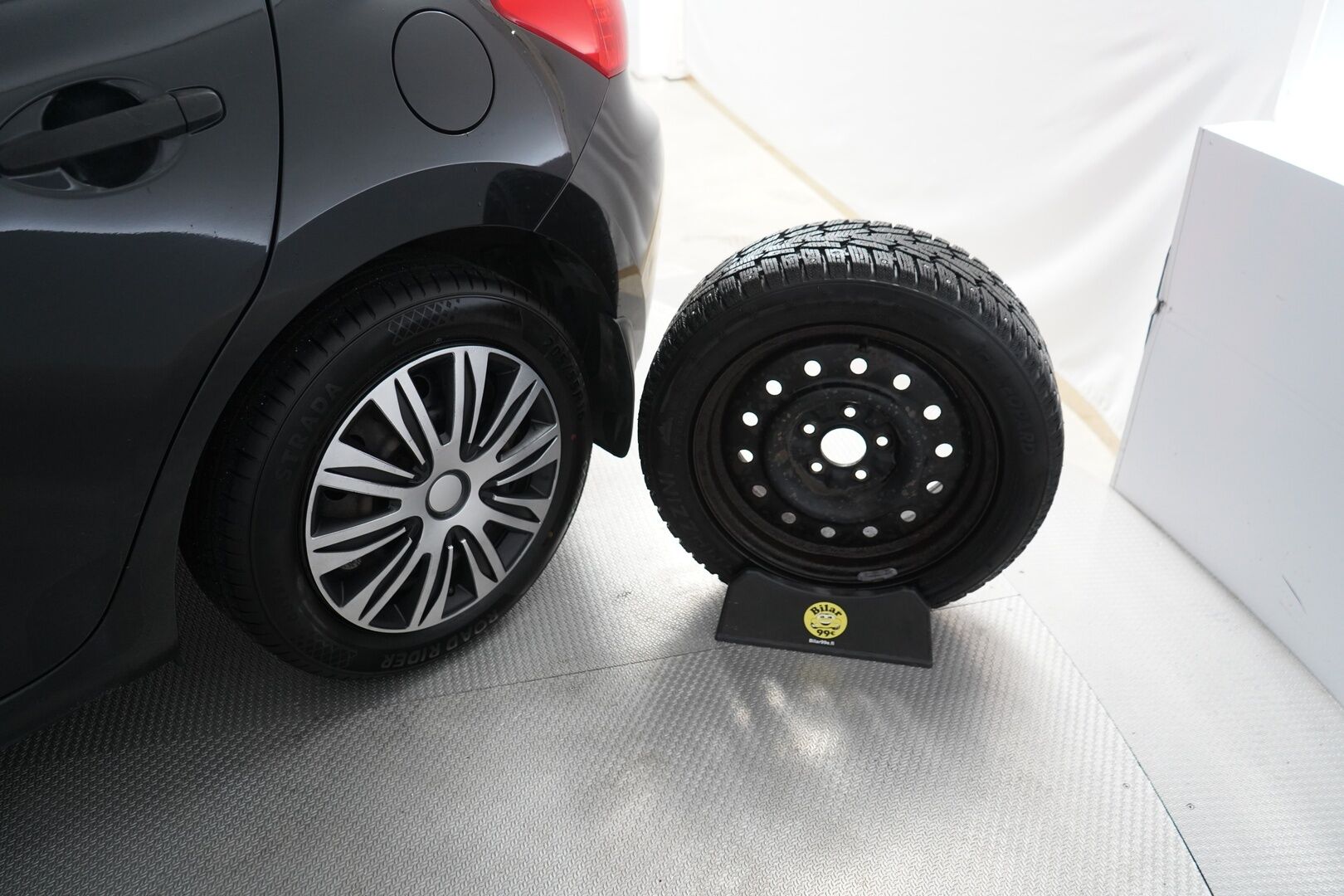 Toyota Auris 2008 1,4 VVT-i Linea Terra 5ov - | Vetokoukku | Lohko | Penkinlämmittimet | Ilmastointi | Suomi-auto | Kahdet renkaat | Myydään juuri huollettuna ja katsastettuna! |