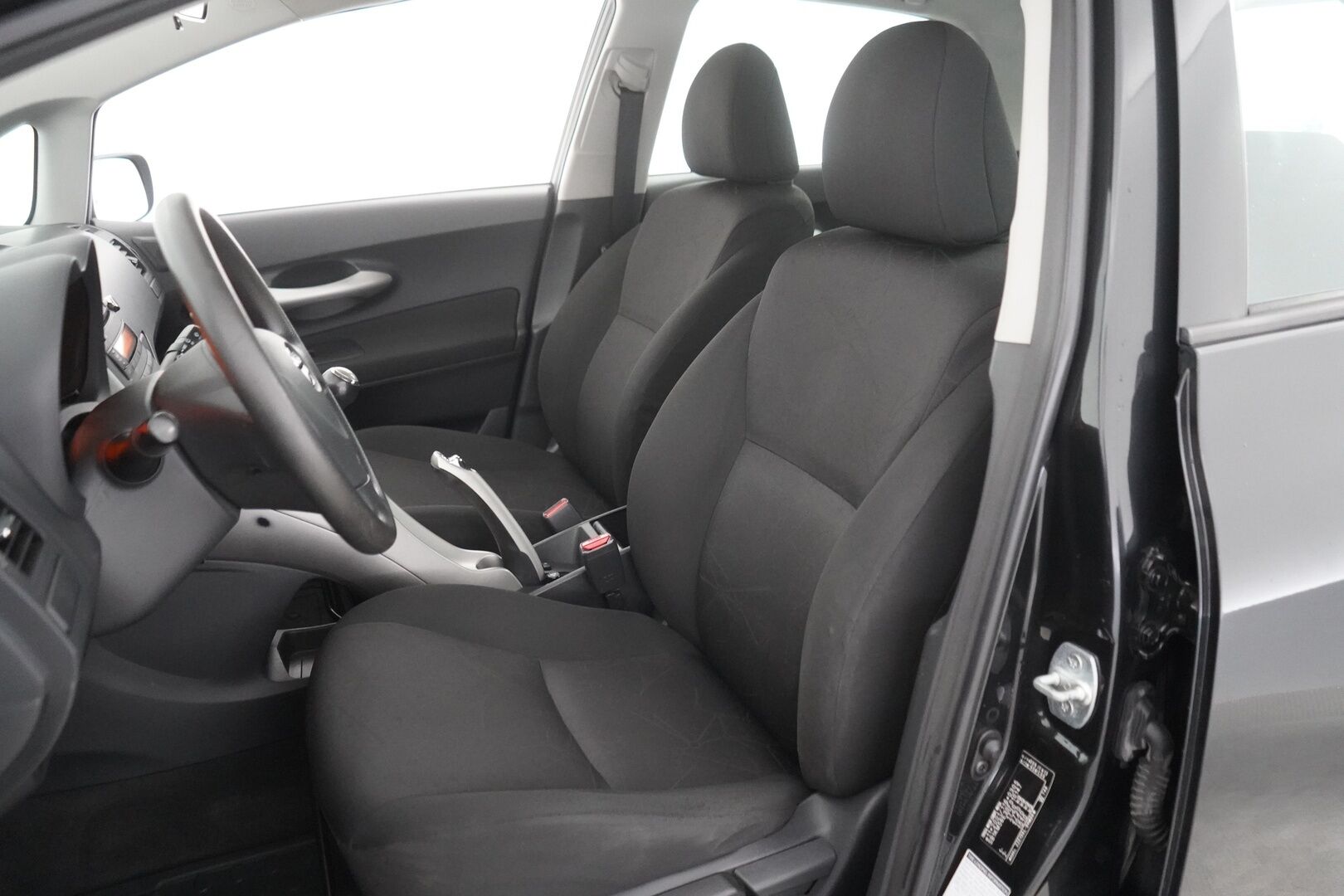 Toyota Auris 2008 1,4 VVT-i Linea Terra 5ov - | Vetokoukku | Lohko | Penkinlämmittimet | Ilmastointi | Suomi-auto | Kahdet renkaat | Myydään juuri huollettuna ja katsastettuna! |