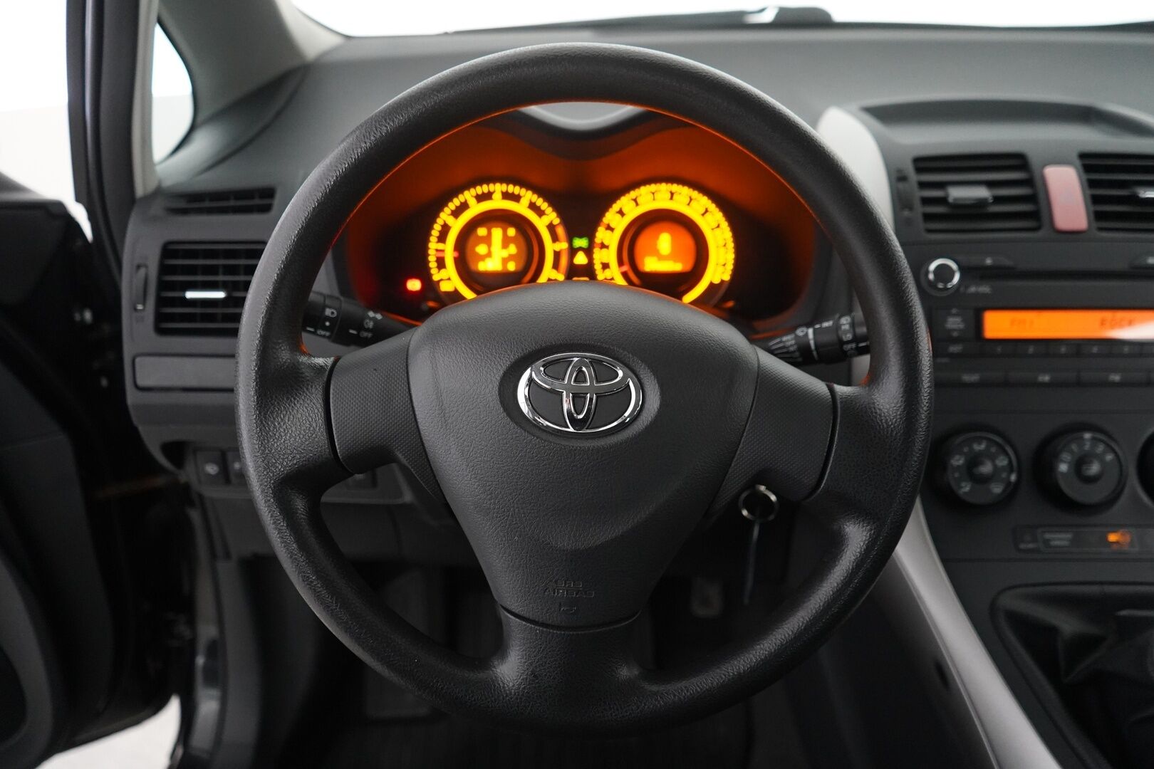 Toyota Auris 2008 1,4 VVT-i Linea Terra 5ov - | Vetokoukku | Lohko | Penkinlämmittimet | Ilmastointi | Suomi-auto | Kahdet renkaat | Myydään juuri huollettuna ja katsastettuna! |