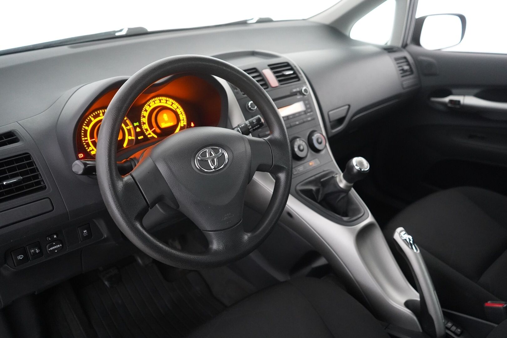 Toyota Auris 2008 1,4 VVT-i Linea Terra 5ov - | Vetokoukku | Lohko | Penkinlämmittimet | Ilmastointi | Suomi-auto | Kahdet renkaat | Myydään juuri huollettuna ja katsastettuna! |