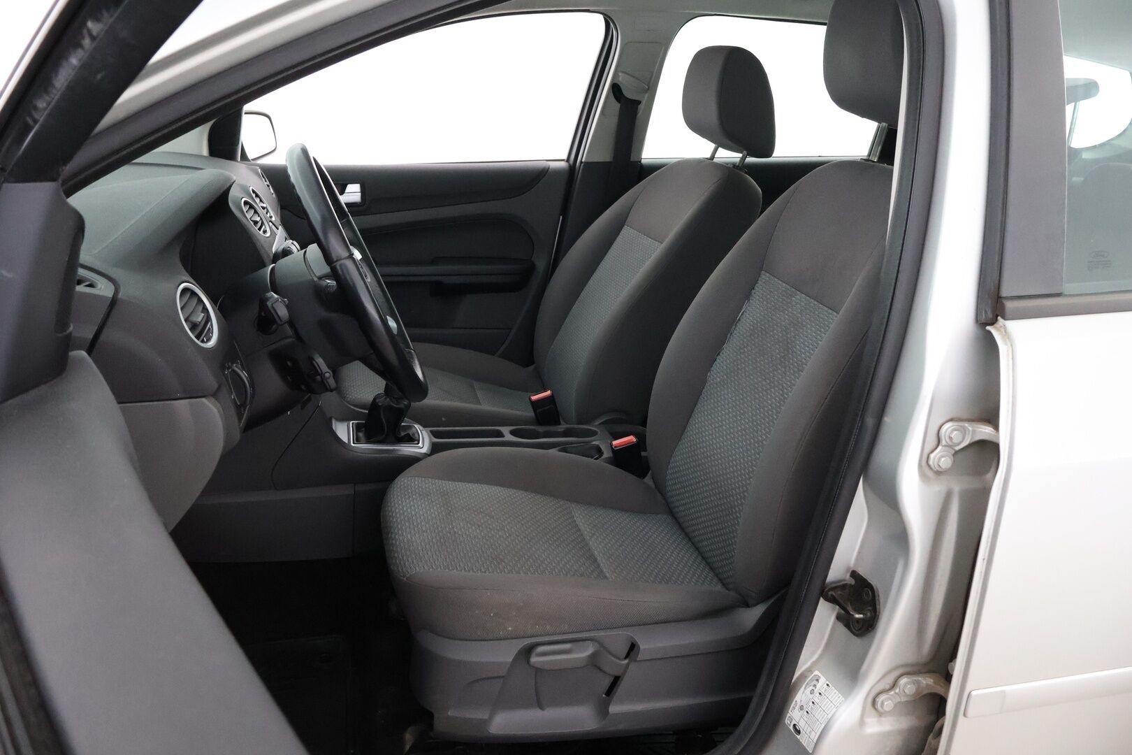 Ford Focus 2008 1,6 115hv Collection M5 Wagon - MYYDÄÄN HUUTOKAUPAT.COM! / Suomiauto / Vakkari / Vetokoukku / Lämm.tuulilasi / Lohko!