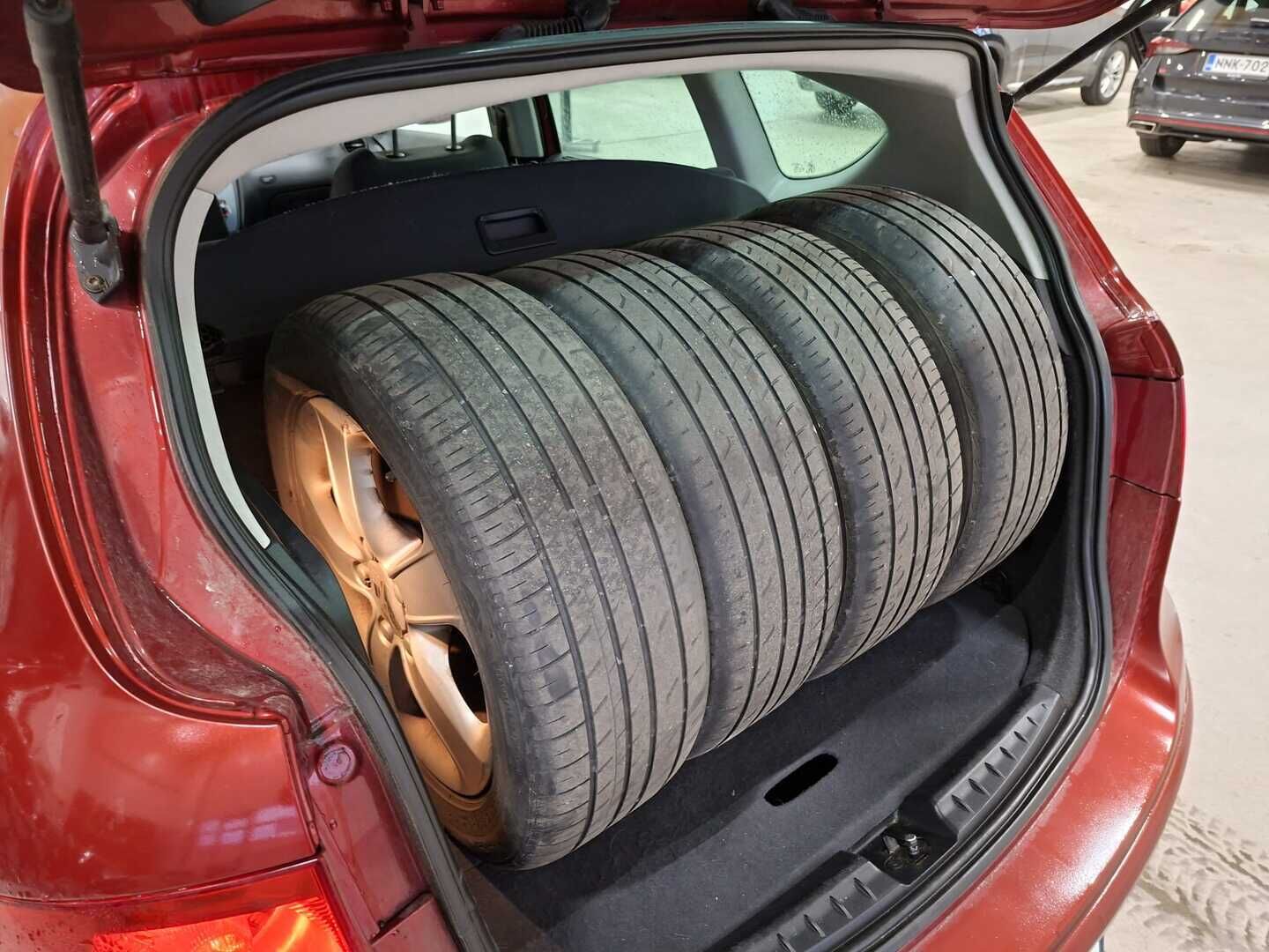 Seat Altea XL 2008 2,0 TDI Stylance DSG *Myydään Huutokaupat.com* - Suomi- auto | Vakkari | Vetokoukku | Xenon | Penkinlämmittimet | Lohkolämmitin | Huoltokirja | Peruutustutka | Kahdet OEM vanteet