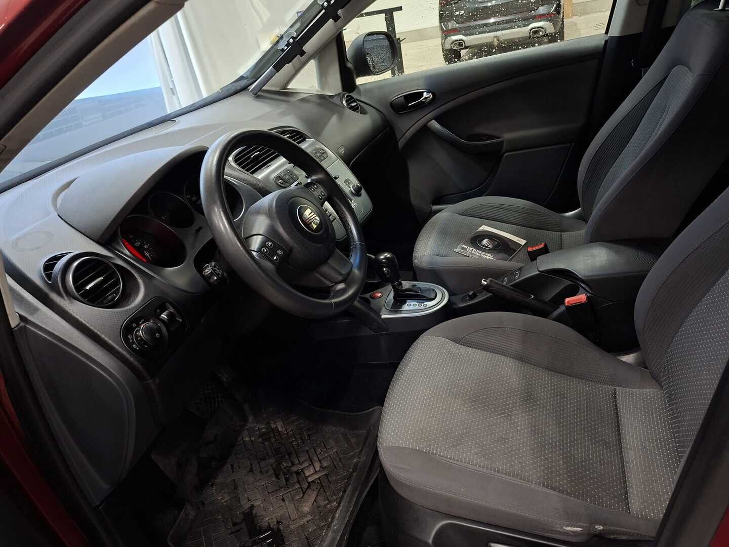 Seat Altea XL 2008 2,0 TDI Stylance DSG *Myydään Huutokaupat.com* - Suomi- auto | Vakkari | Vetokoukku | Xenon | Penkinlämmittimet | Lohkolämmitin | Huoltokirja | Peruutustutka | Kahdet OEM vanteet