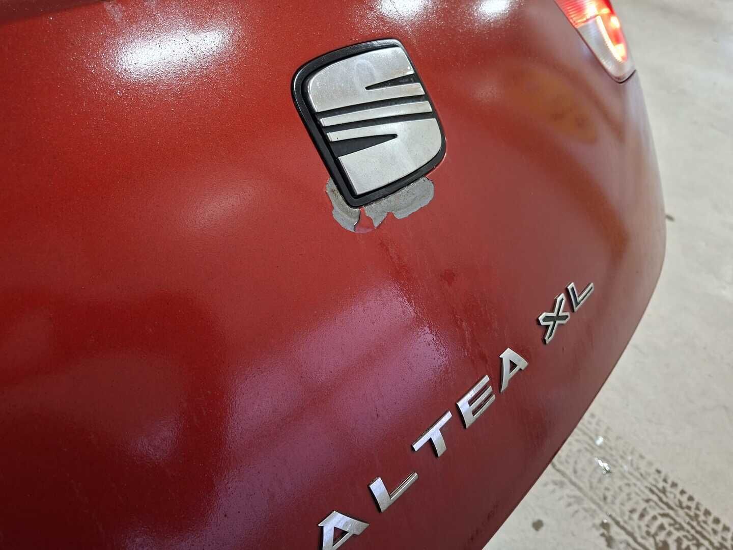 Seat Altea XL 2008 2,0 TDI Stylance DSG *Myydään Huutokaupat.com* - Suomi- auto | Vakkari | Vetokoukku | Xenon | Penkinlämmittimet | Lohkolämmitin | Huoltokirja | Peruutustutka | Kahdet OEM vanteet