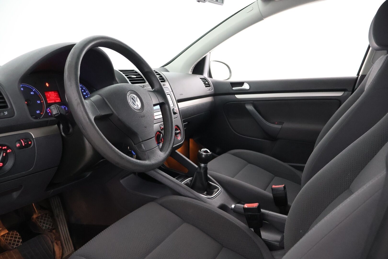 Volkswagen Golf 2008 Comfortline 1,6 75 kW 4-ov - YritysOutlet - Myydään vain yrityksille
