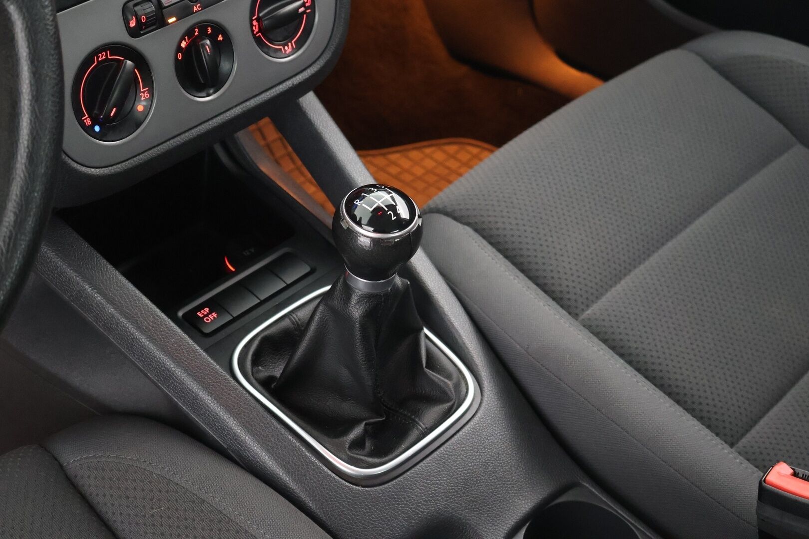 Volkswagen Golf 2008 Comfortline 1,6 75 kW 4-ov - YritysOutlet - Myydään vain yrityksille